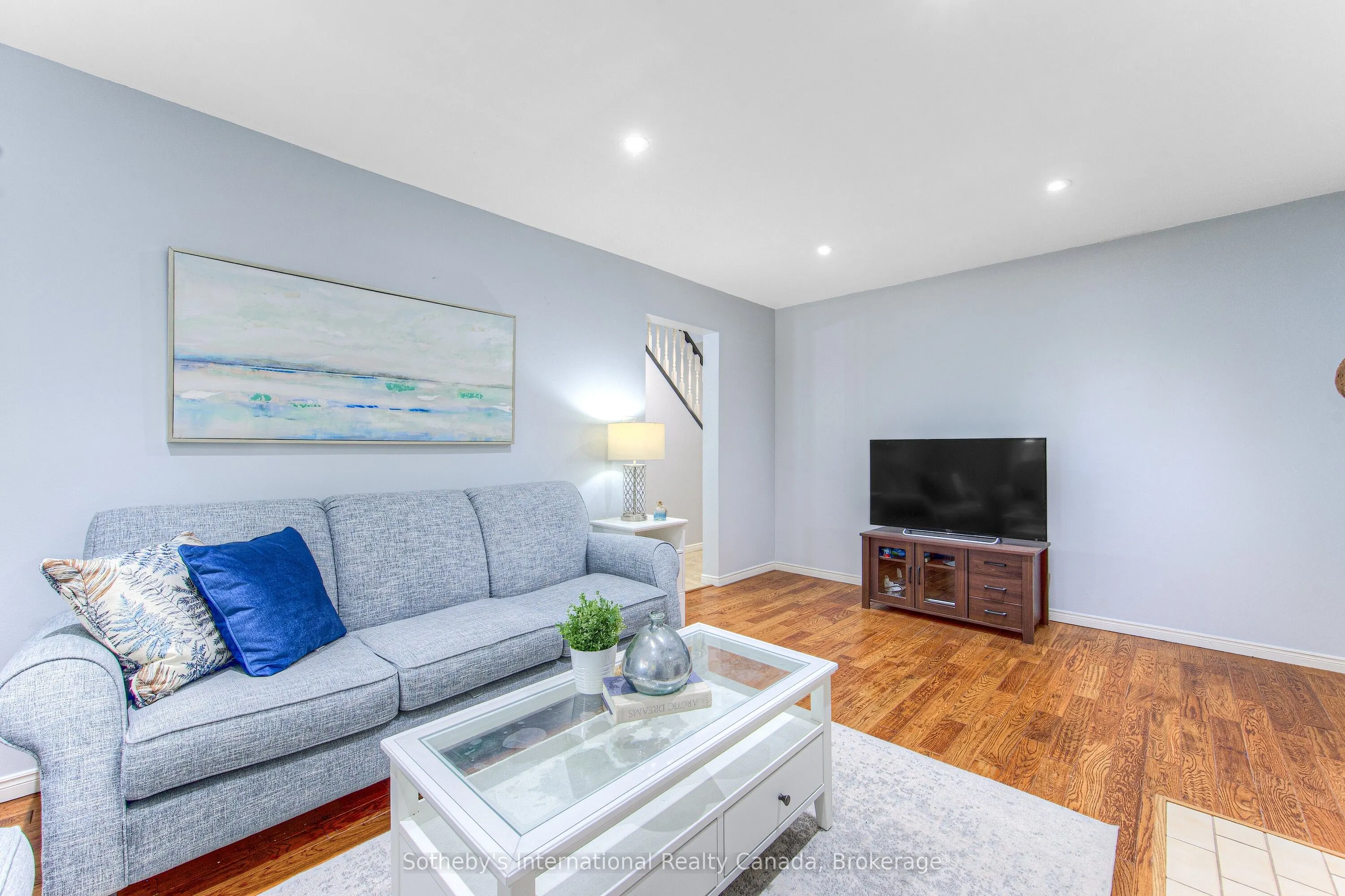 157 Twin Crescent