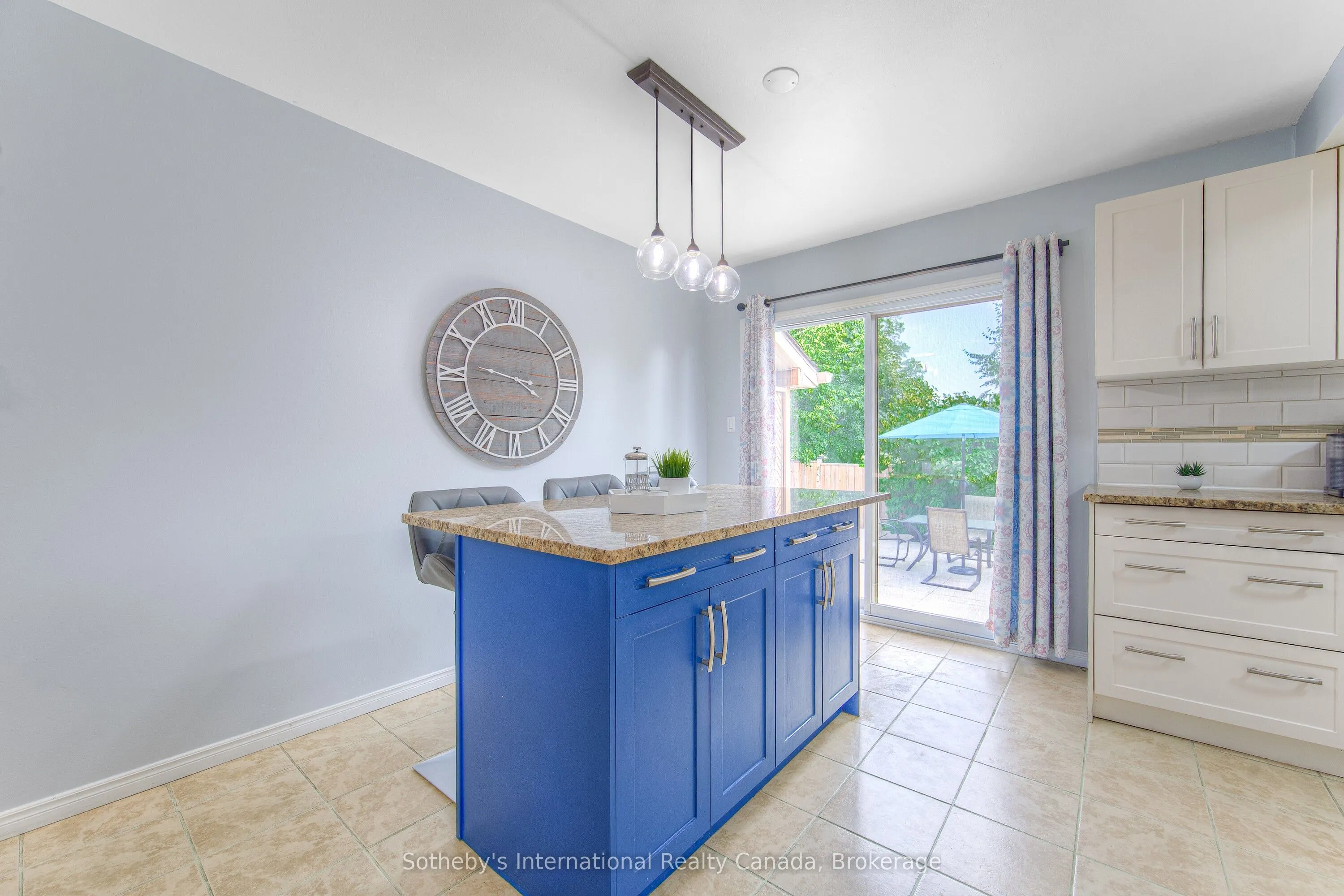 157 Twin Crescent