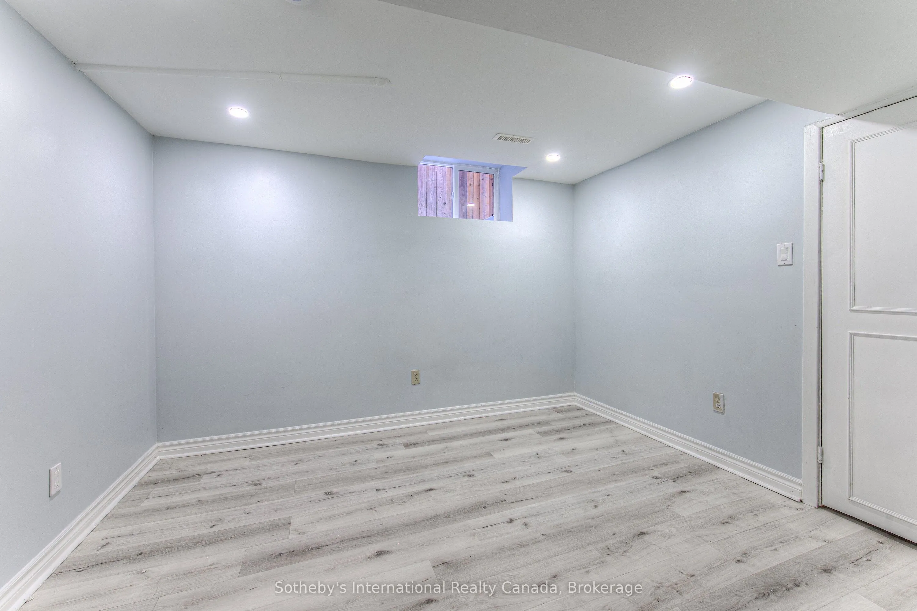 157 Twin Crescent