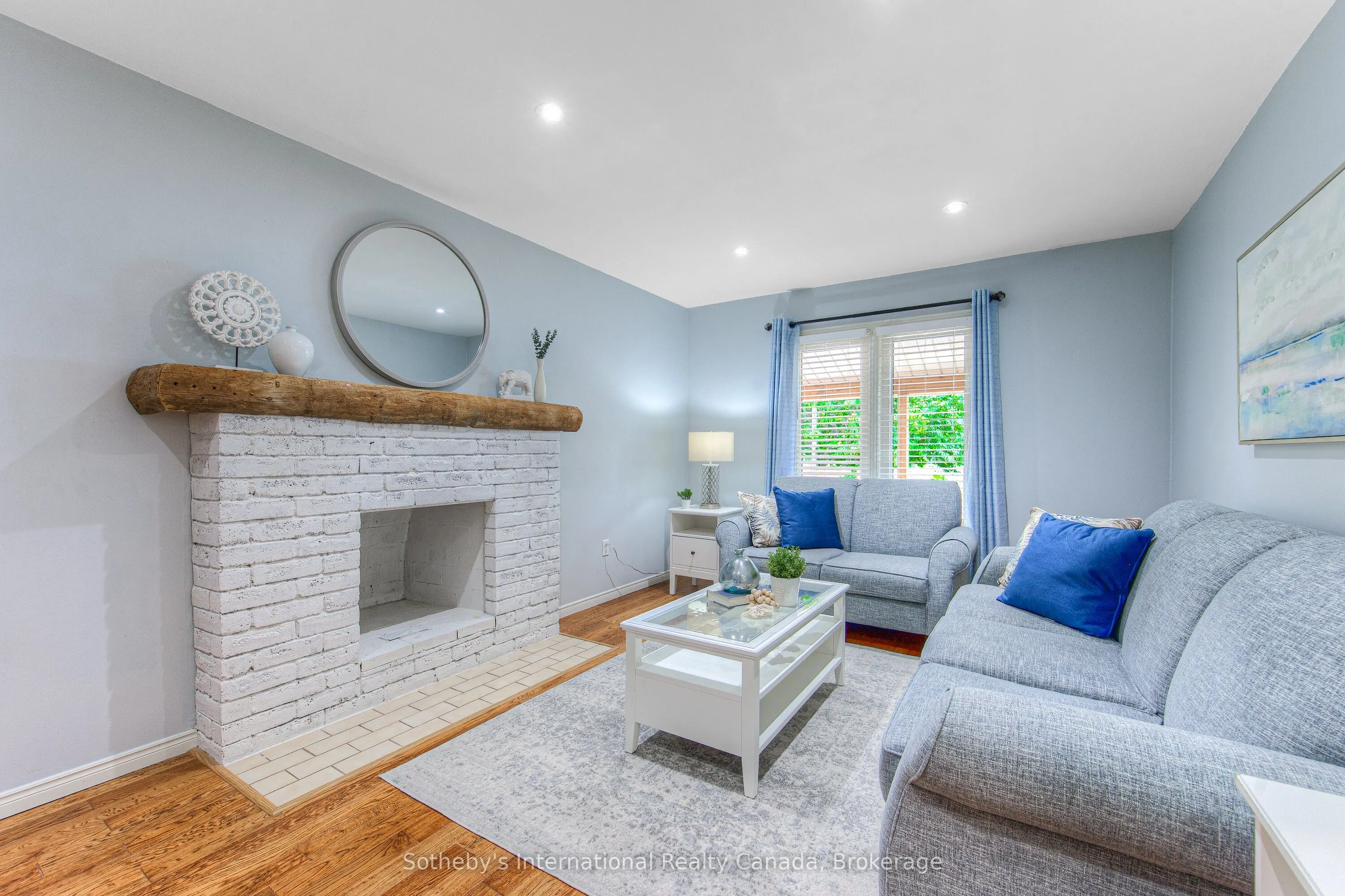 157 Twin Crescent