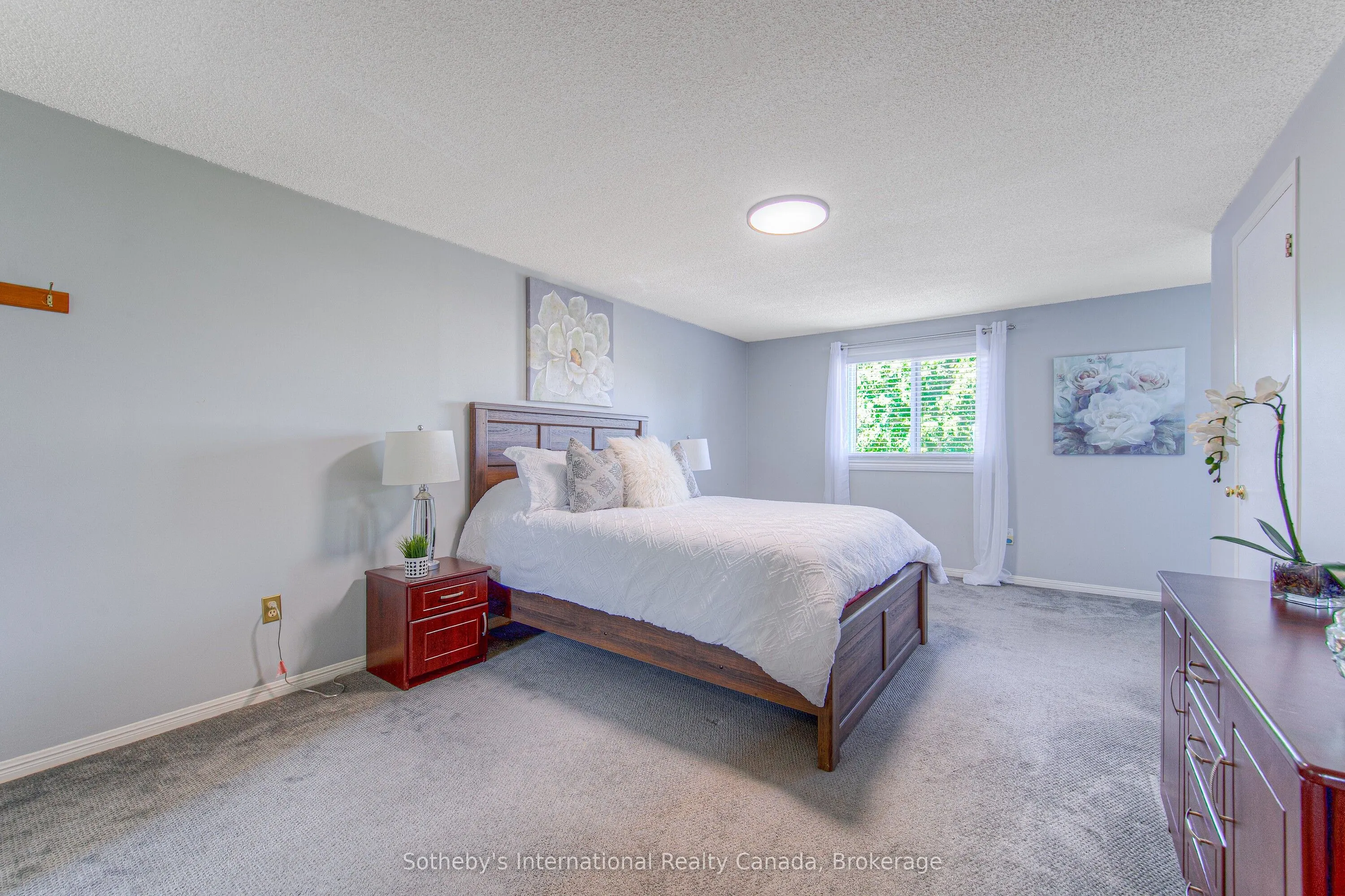 157 Twin Crescent