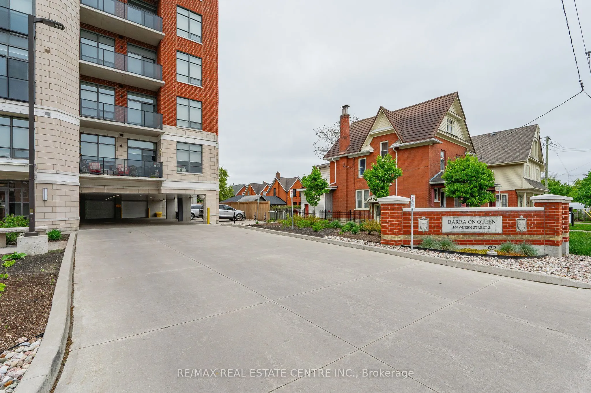399 QUEEN Street S, #202