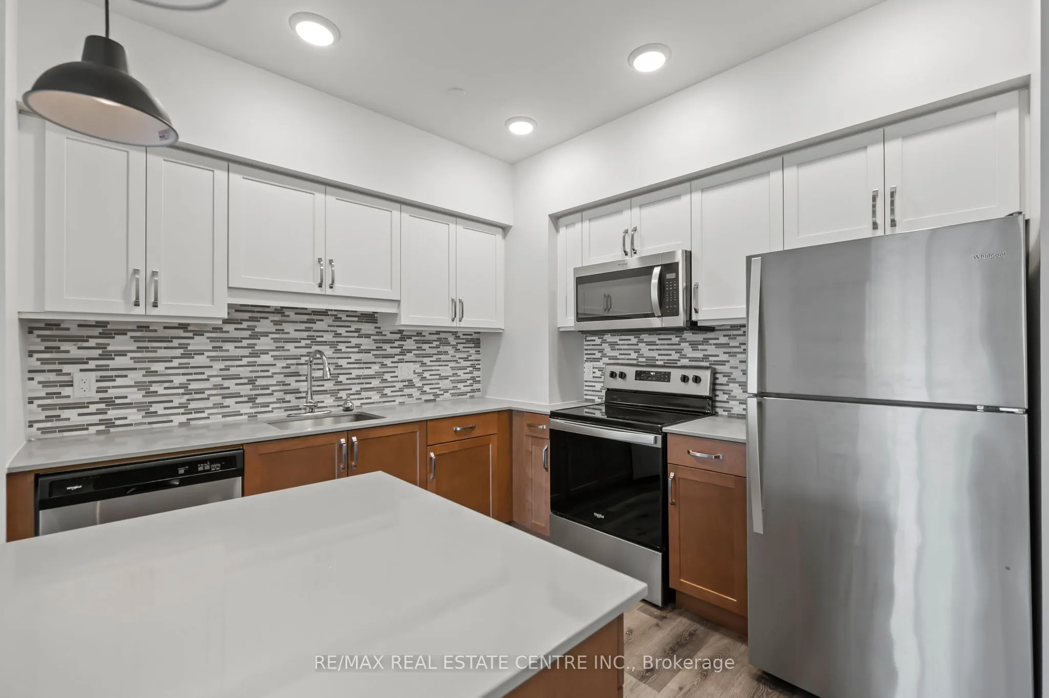 399 QUEEN Street S, #202