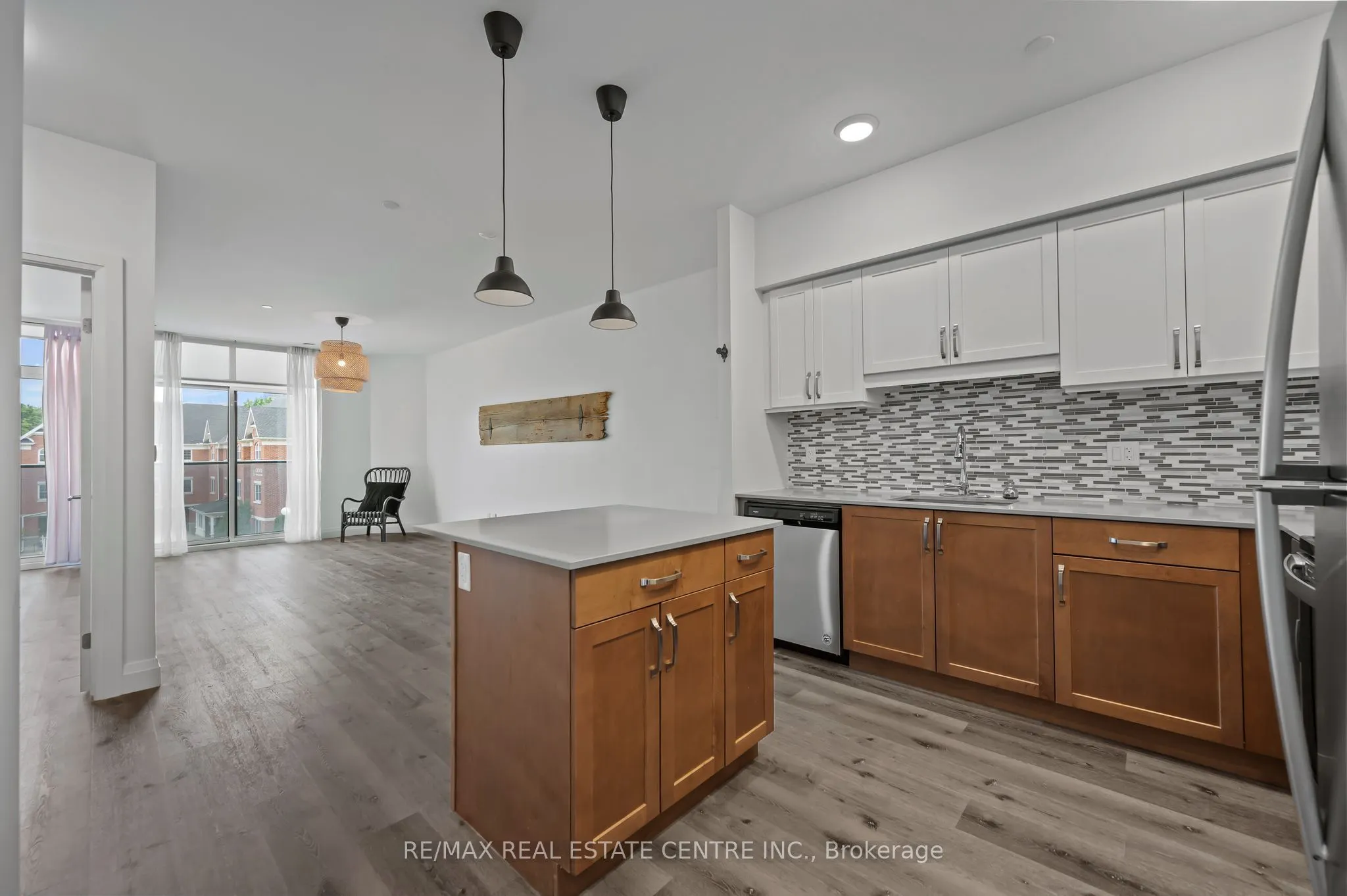 399 QUEEN Street S, #202