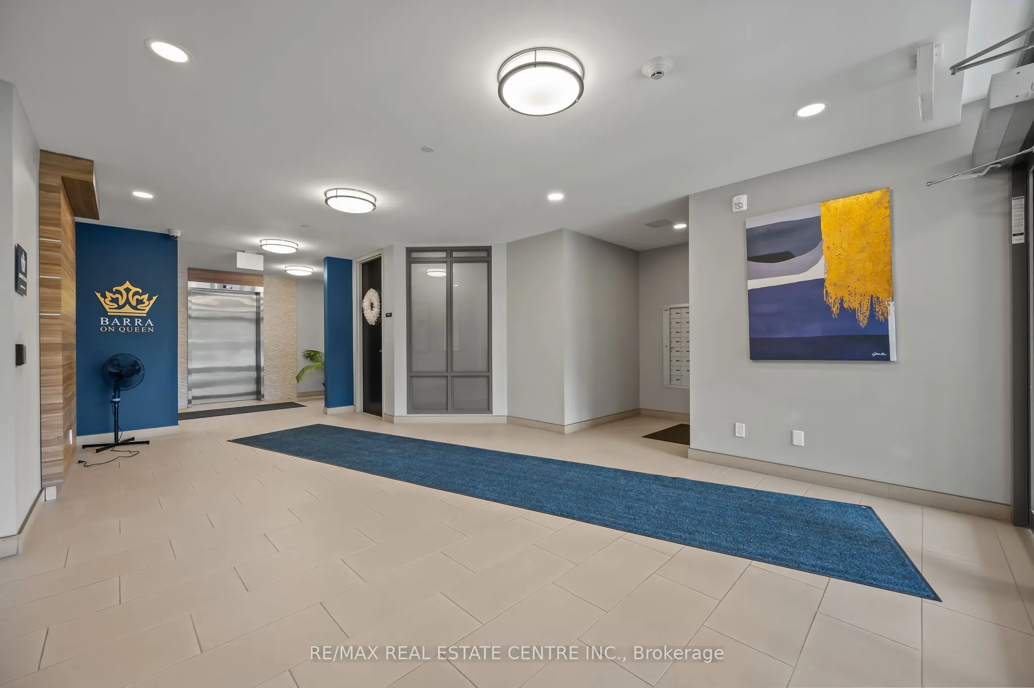 399 QUEEN Street S, #202