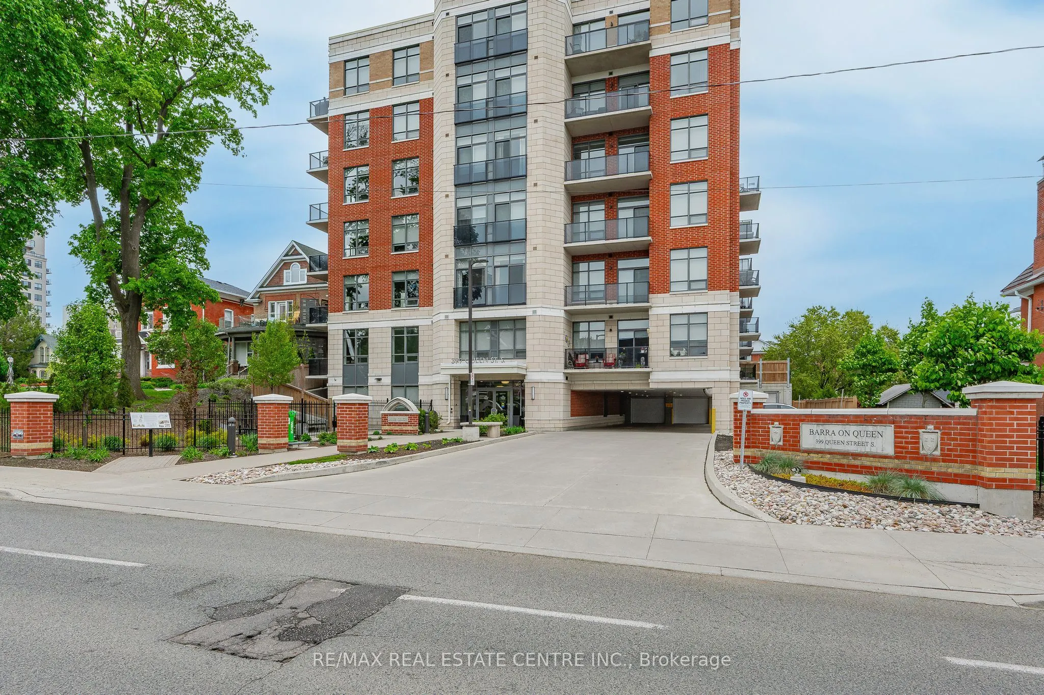 399 QUEEN Street S, #202