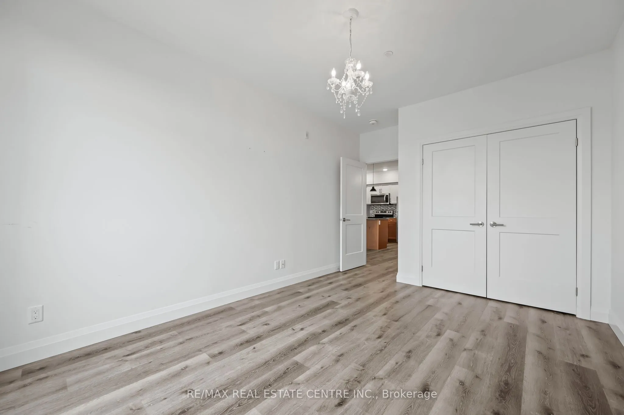 399 QUEEN Street S, #202