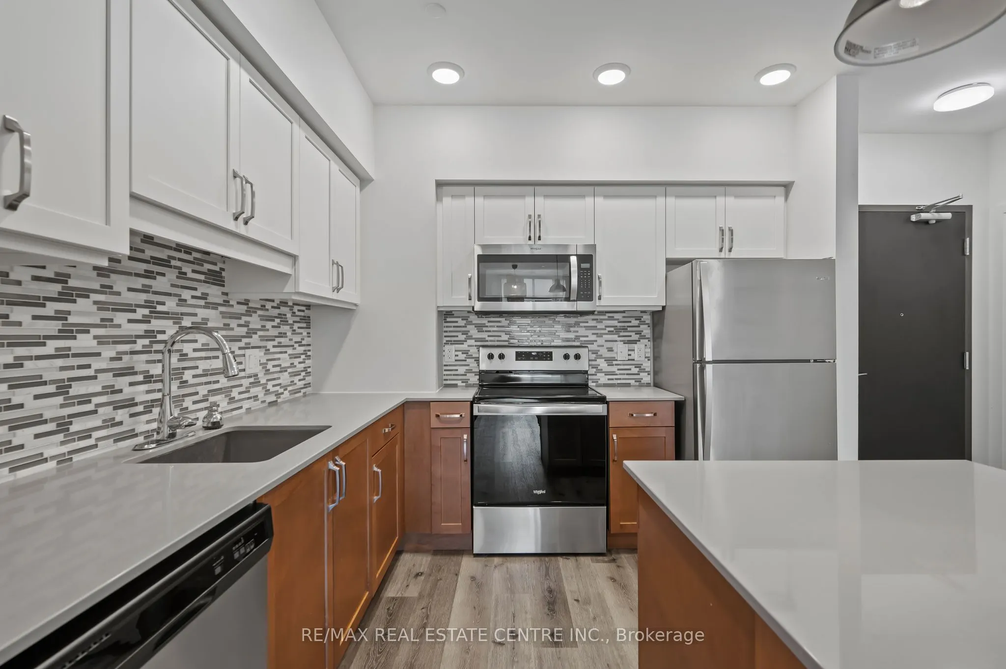399 QUEEN Street S, #202