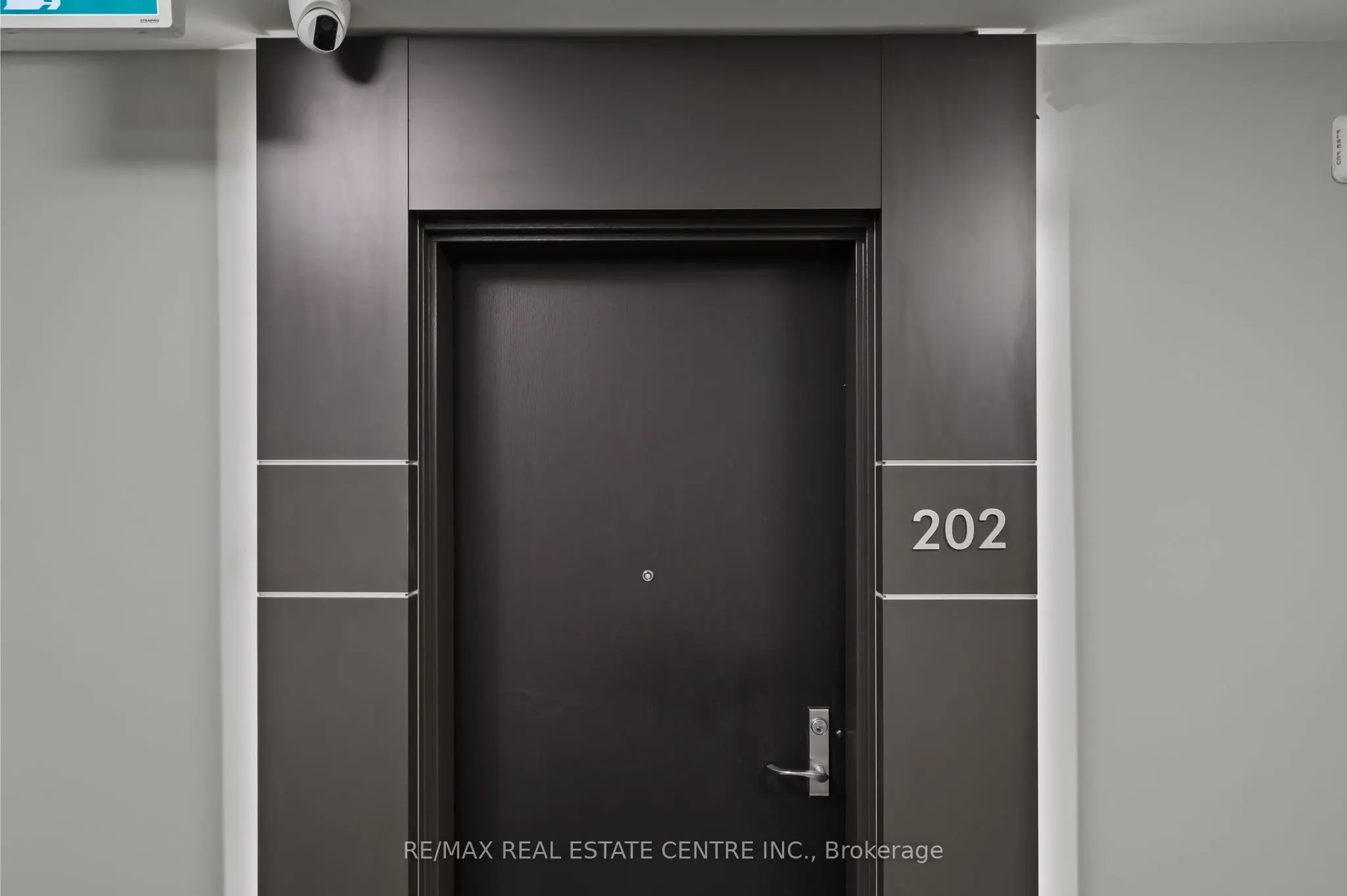 399 QUEEN Street S, #202