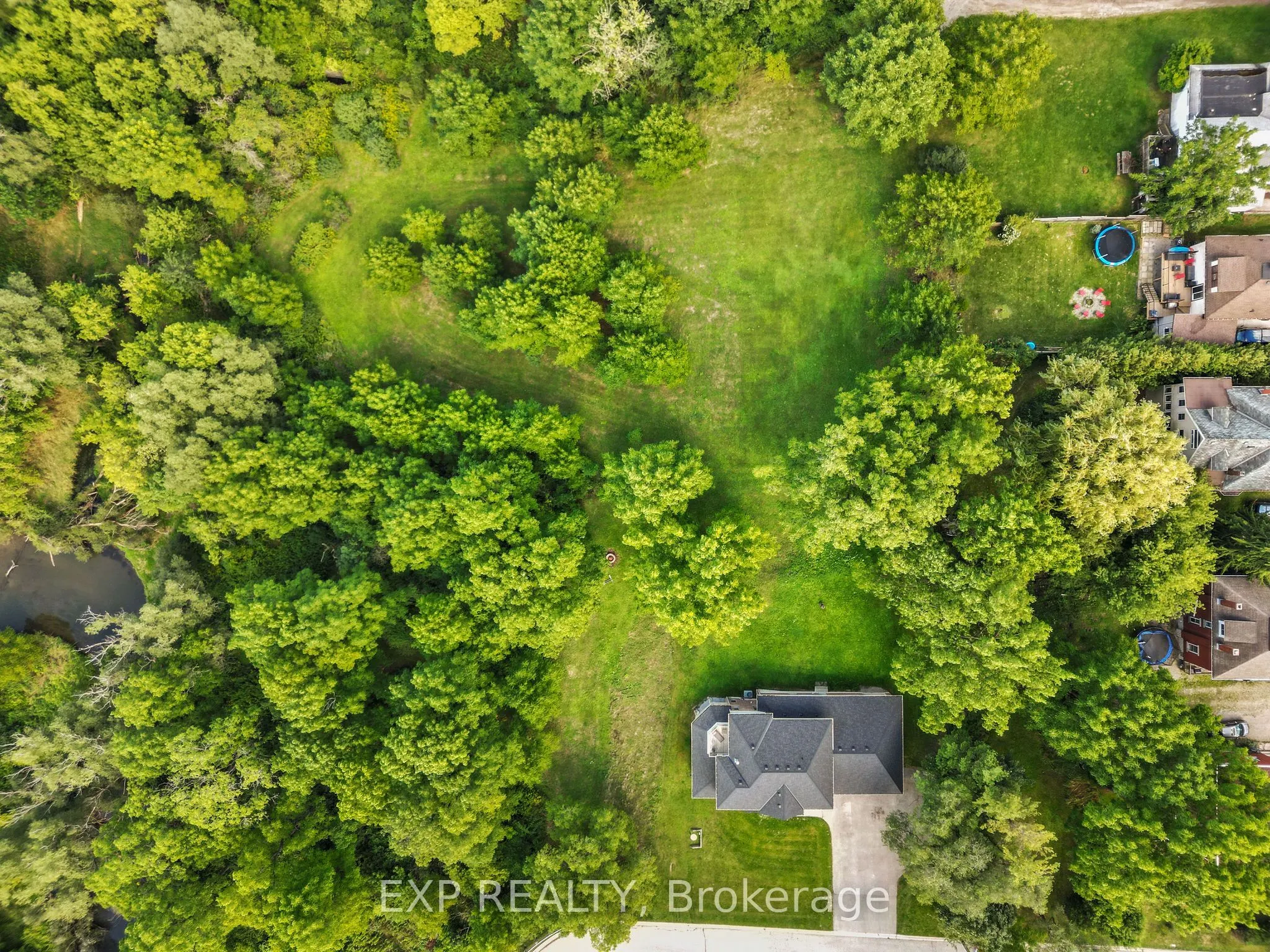17 HURON Street N