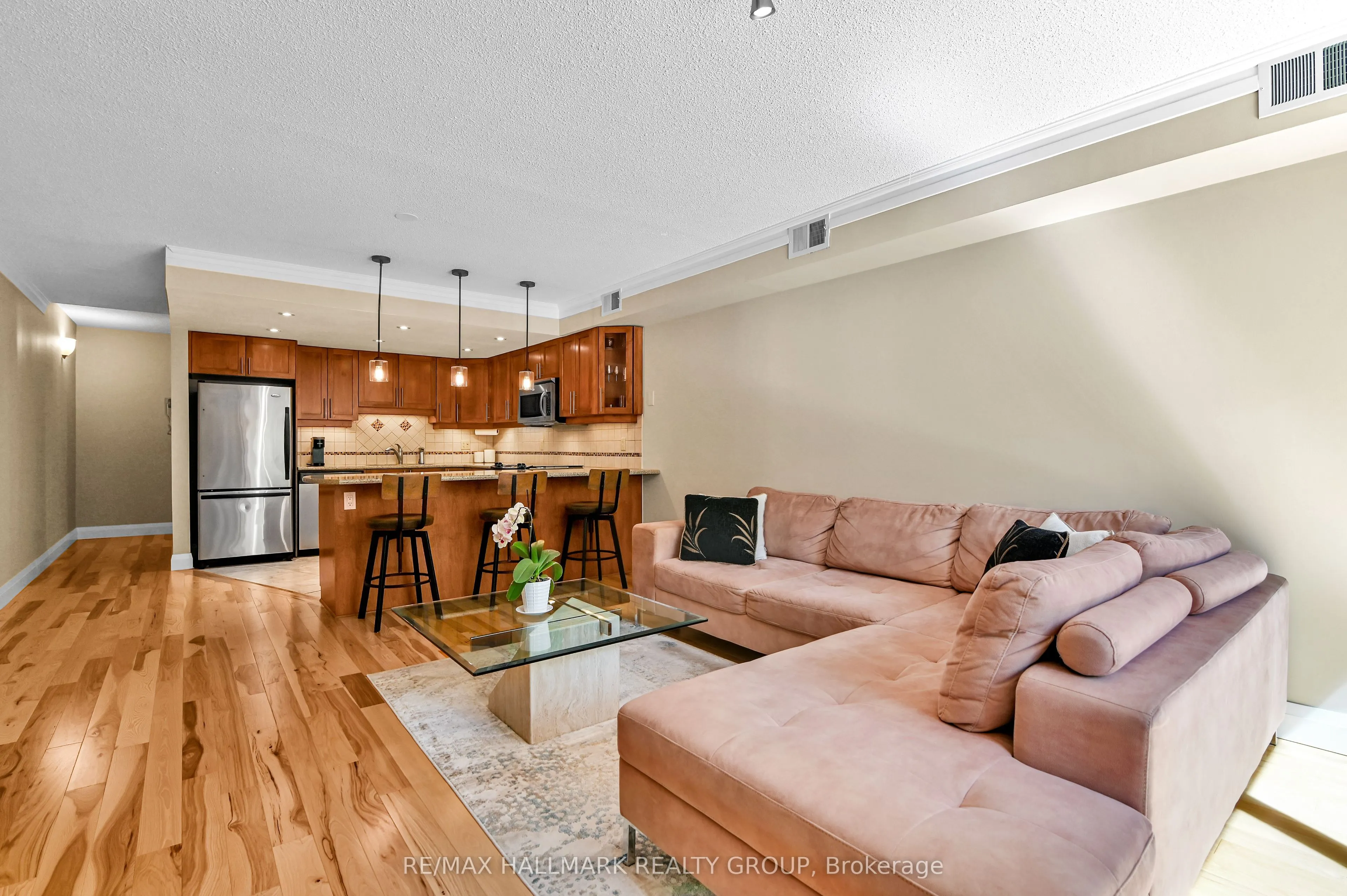 74 Somerset Street W, #3