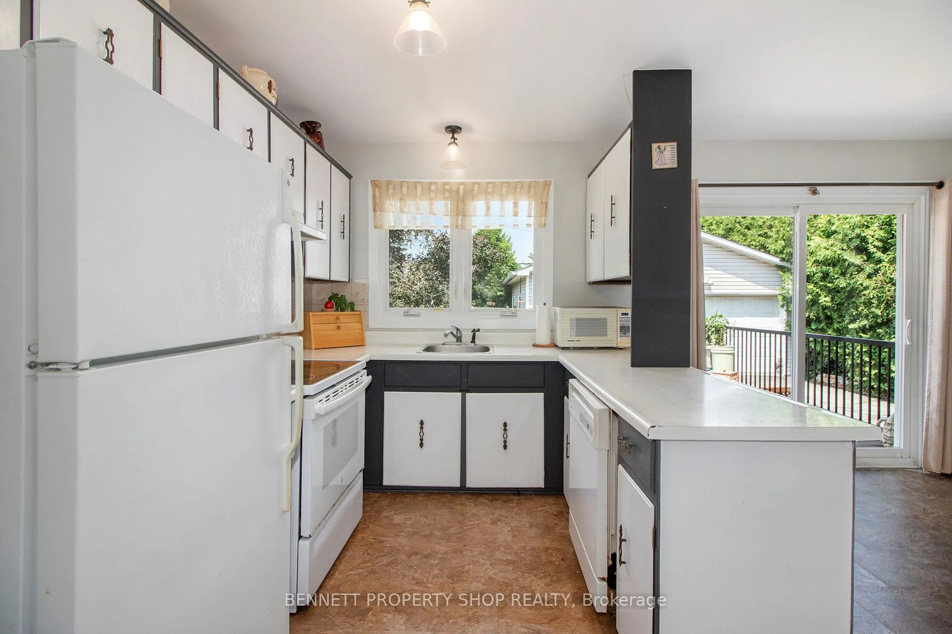 303 Gleneagles Avenue