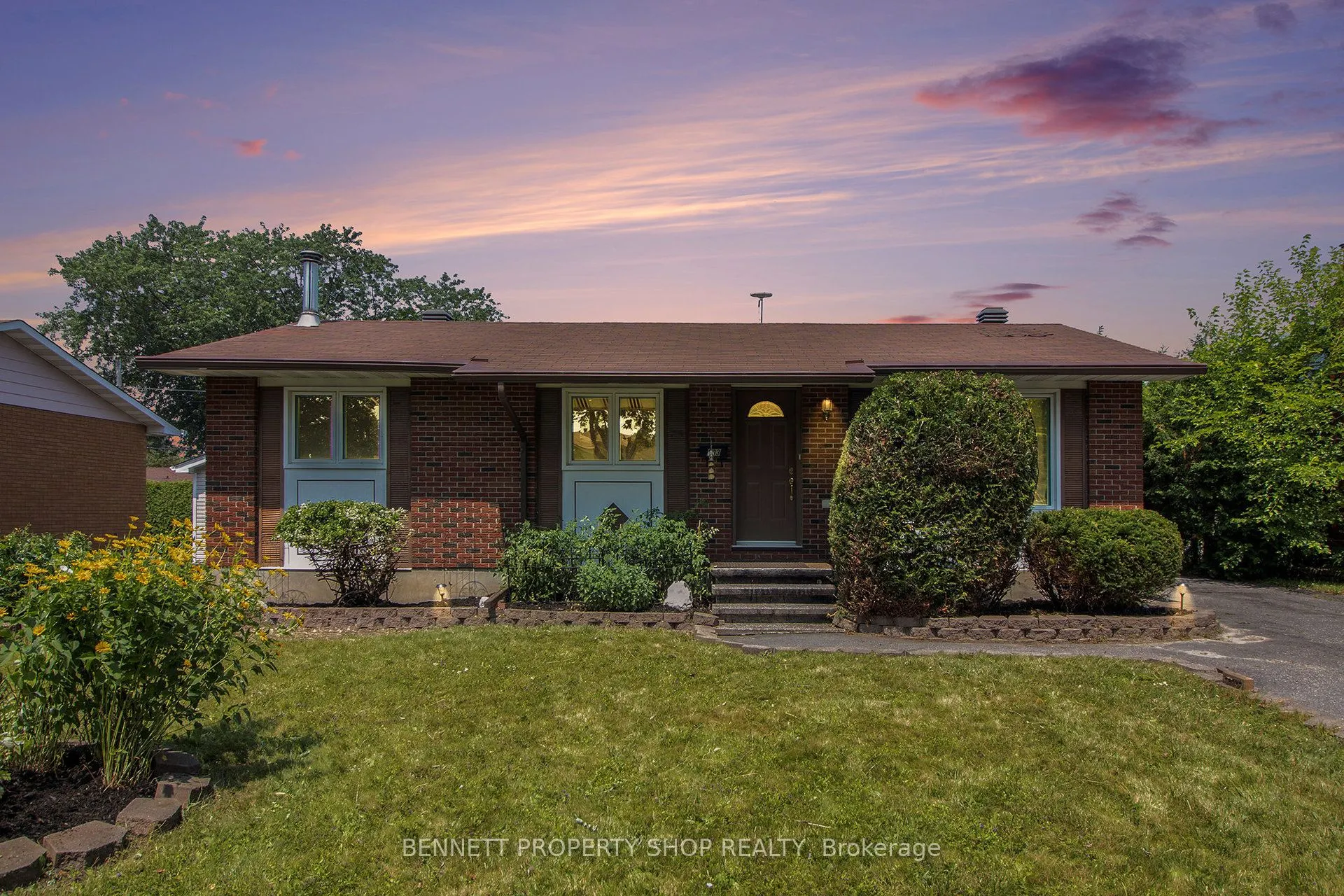 303 Gleneagles Avenue