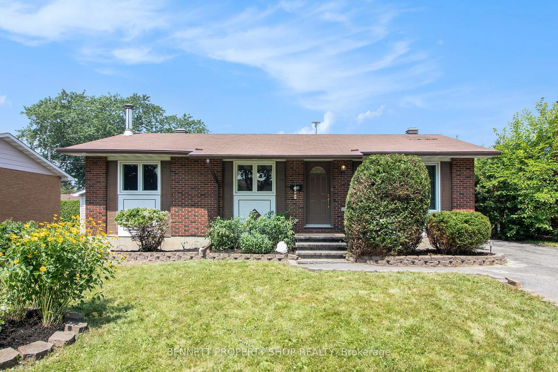 303 Gleneagles Avenue