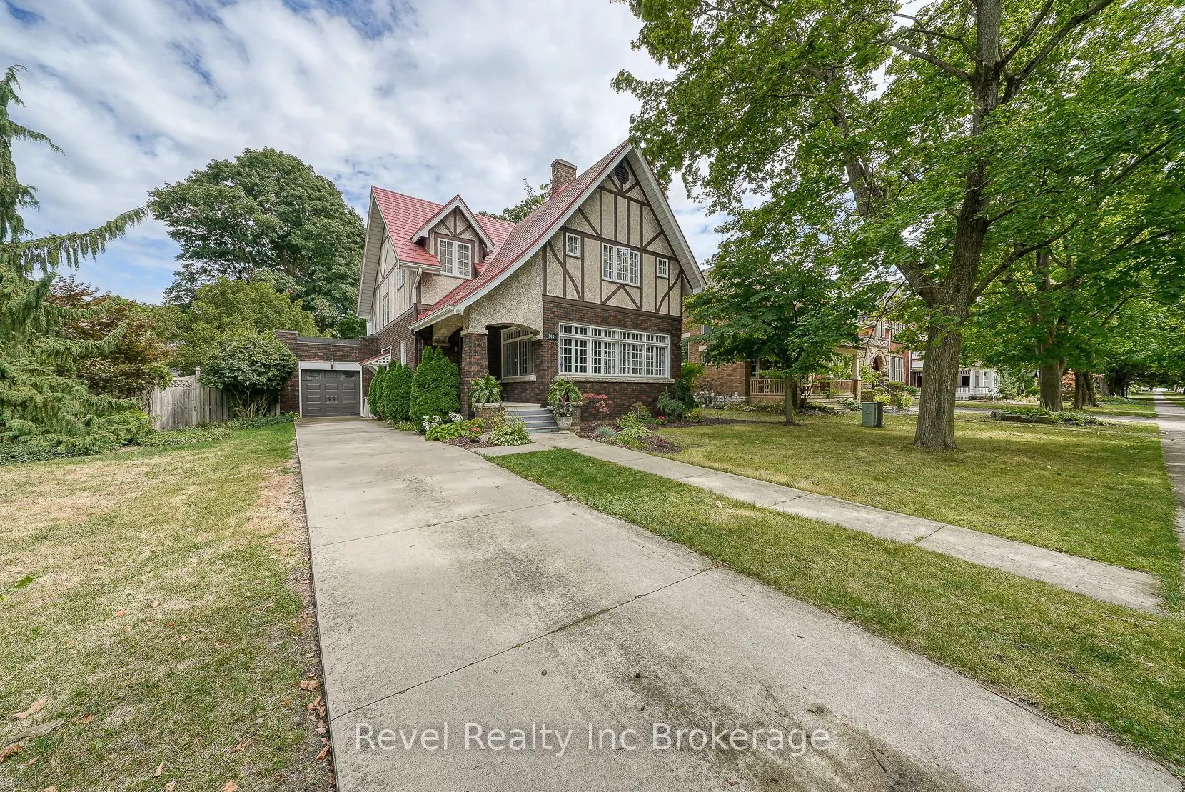 140 Vansittart Avenue