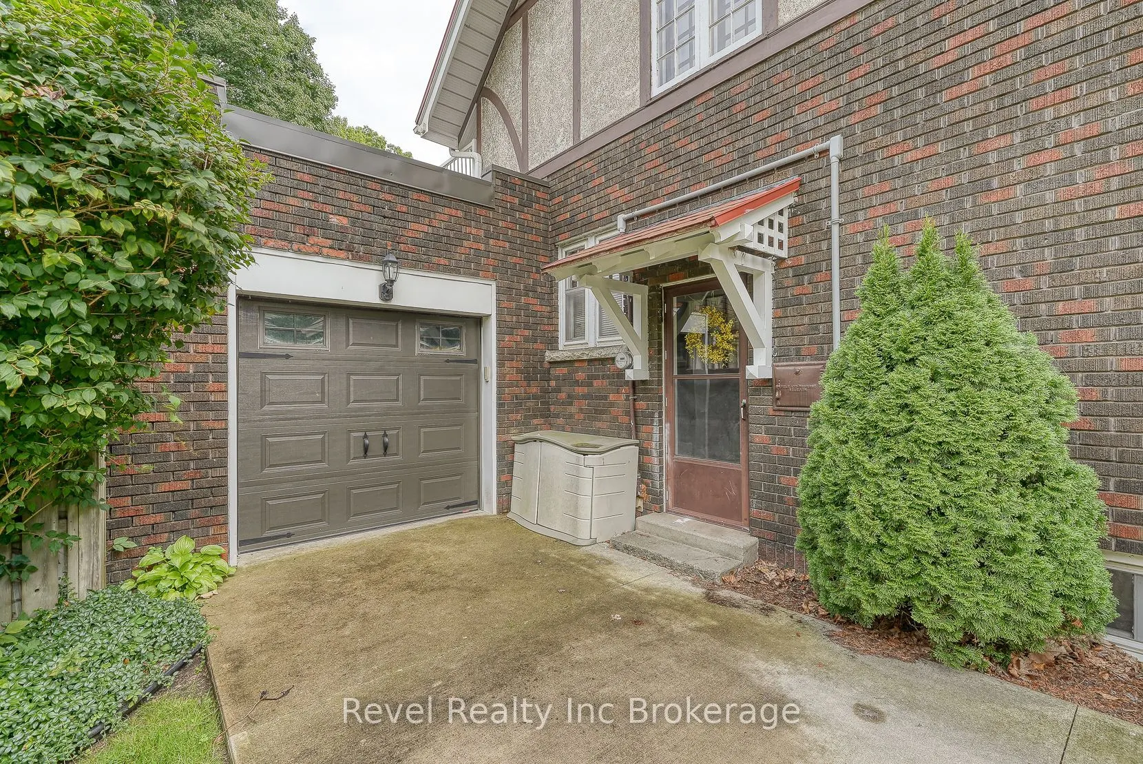 140 Vansittart Avenue