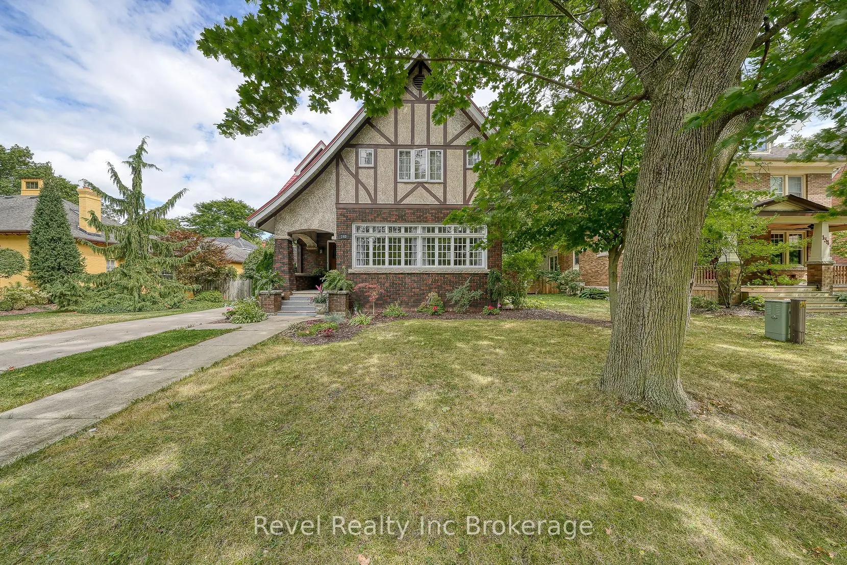 140 Vansittart Avenue