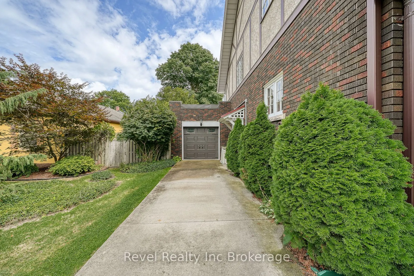 140 Vansittart Avenue