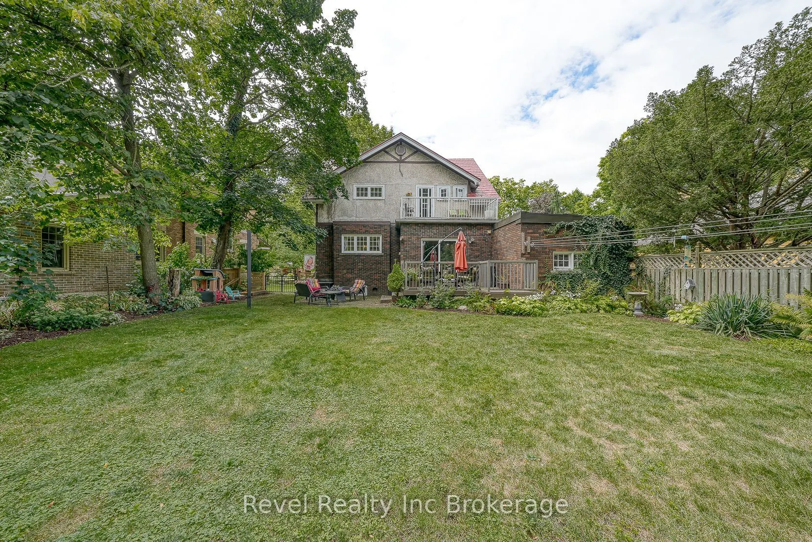 140 Vansittart Avenue