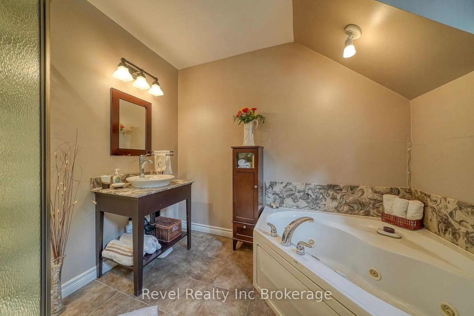 140 Vansittart Avenue