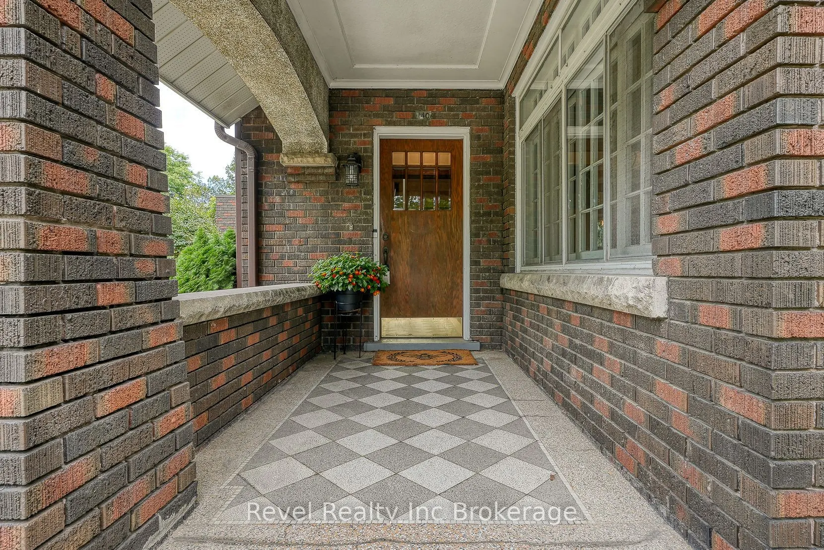 140 Vansittart Avenue