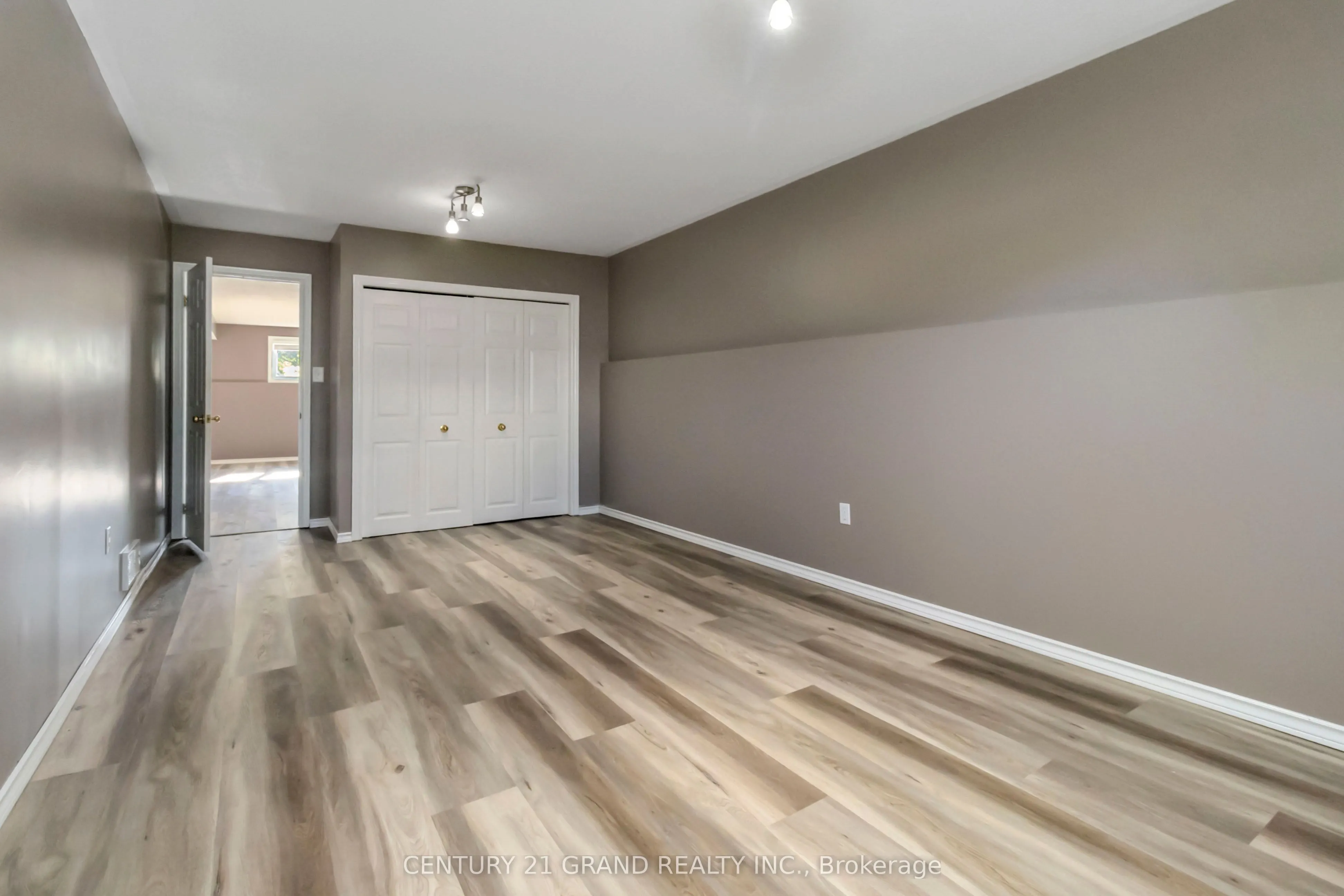 5 Cork Crescent