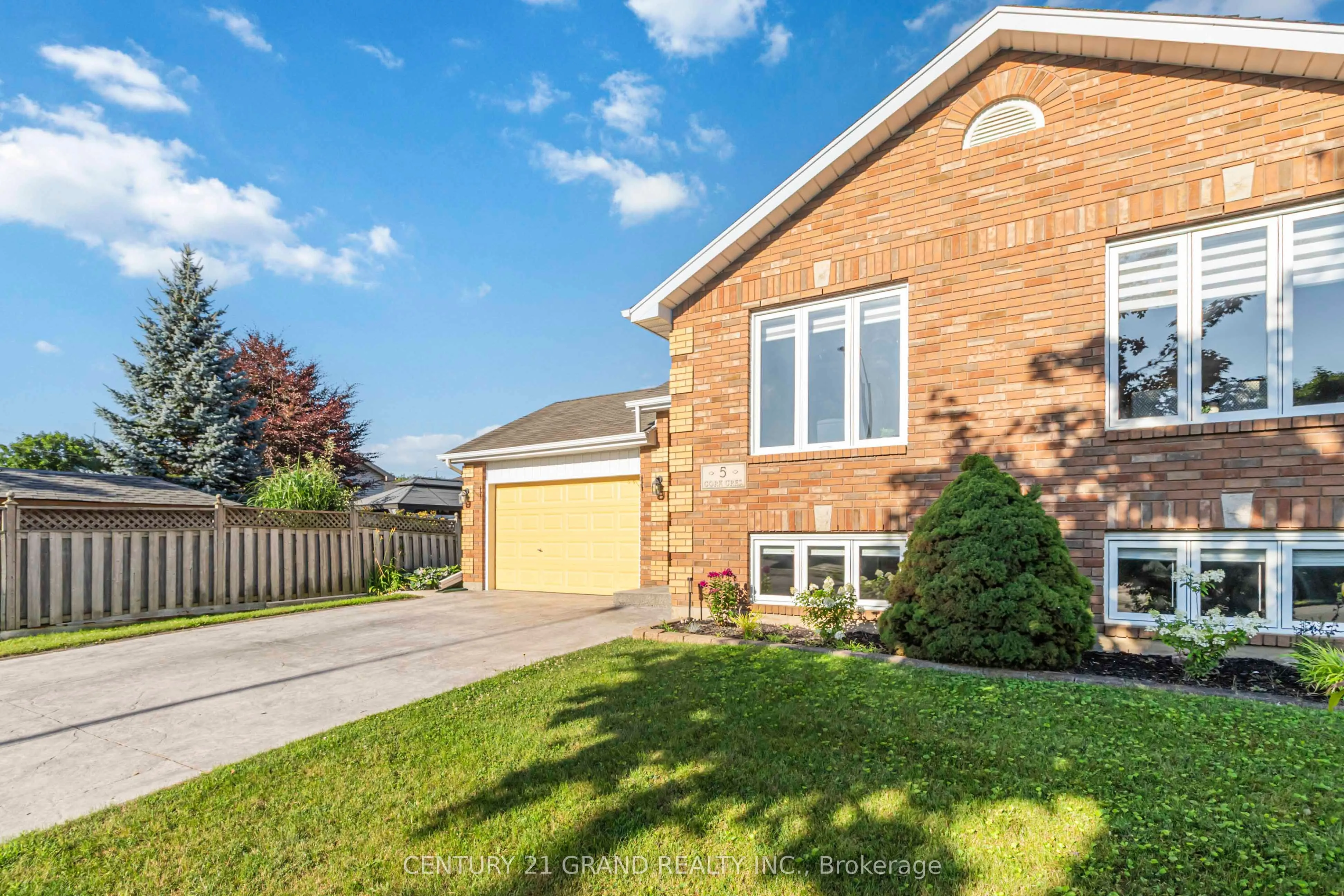 5 Cork Crescent
