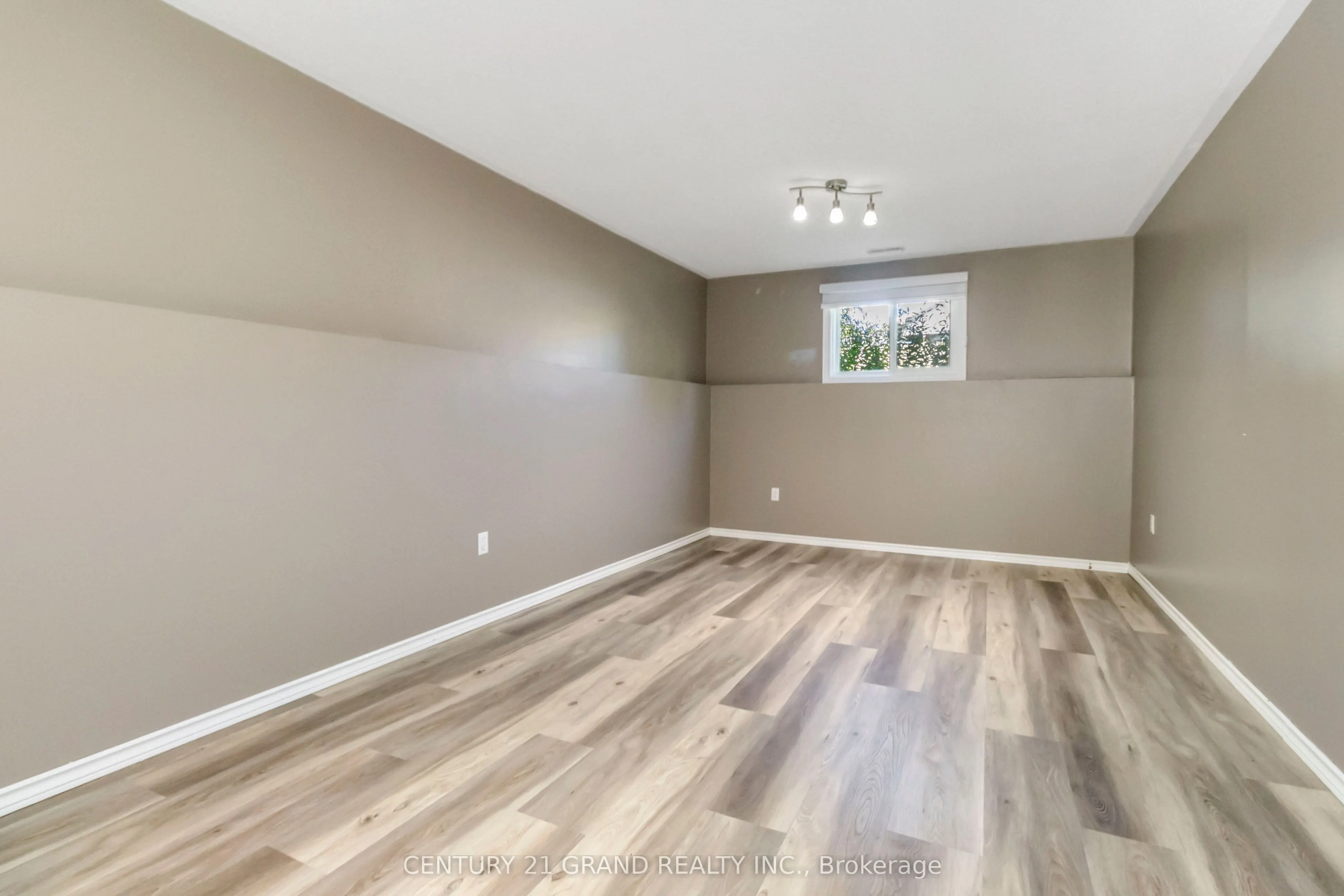 5 Cork Crescent