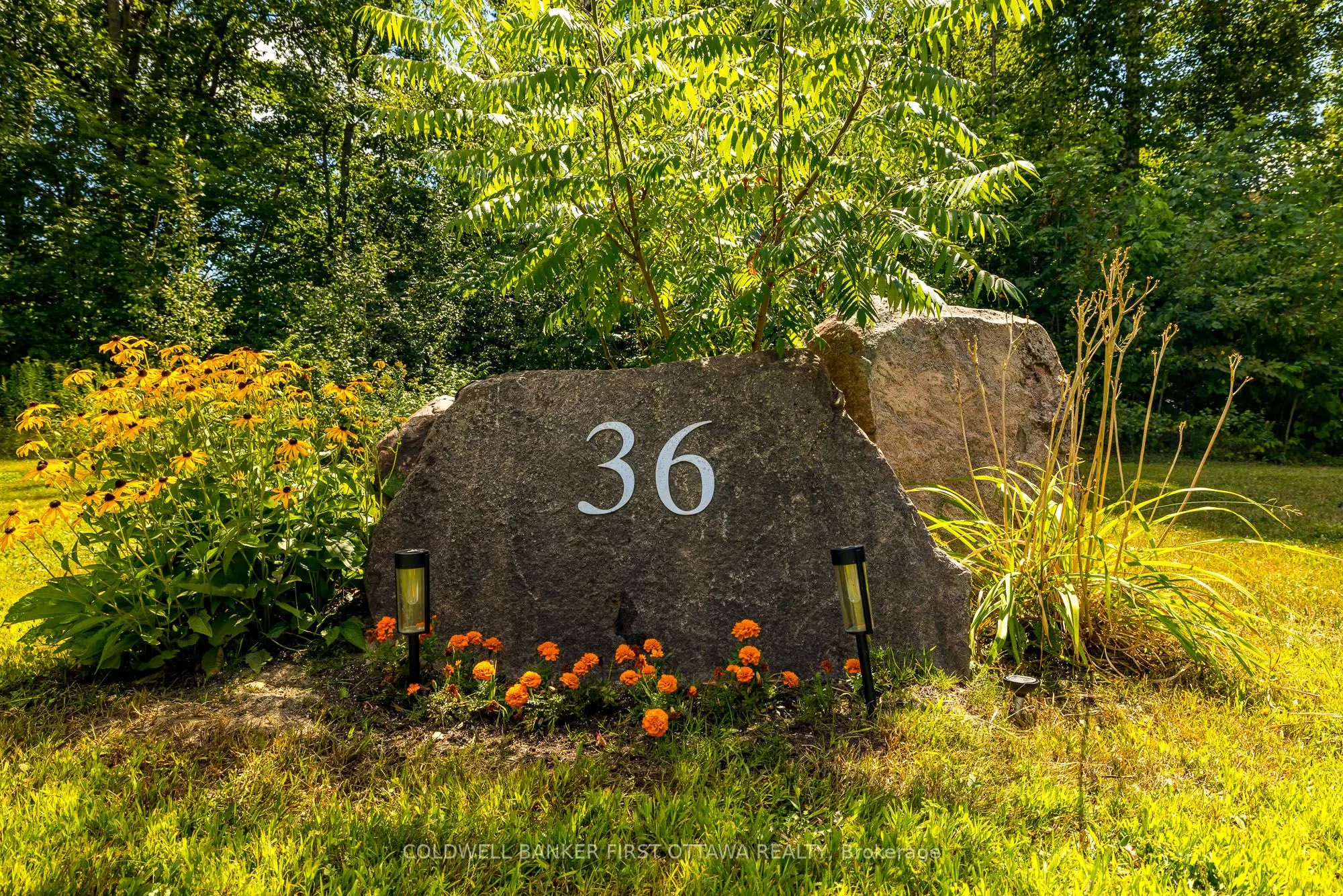36 CUB SCOUT Crescent
