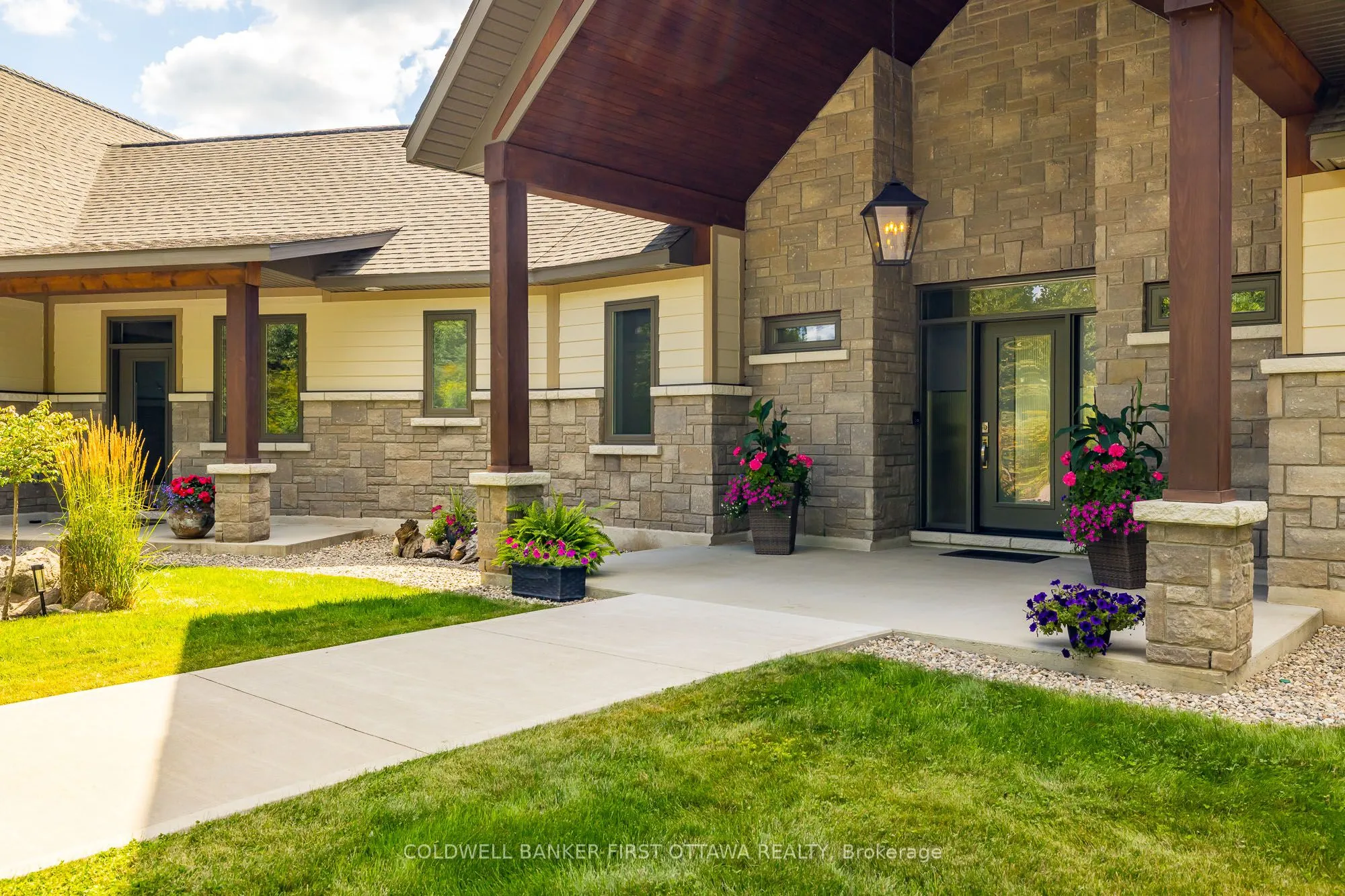 36 CUB SCOUT Crescent