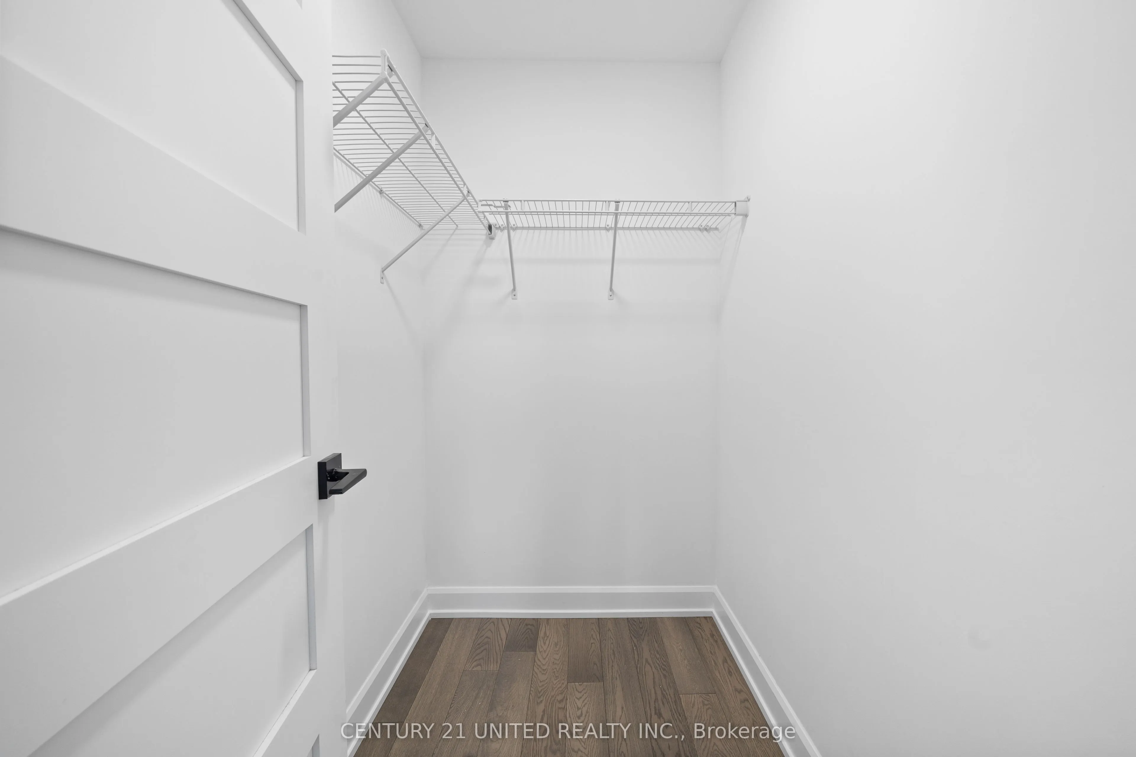 195 Hunter Street E, #605