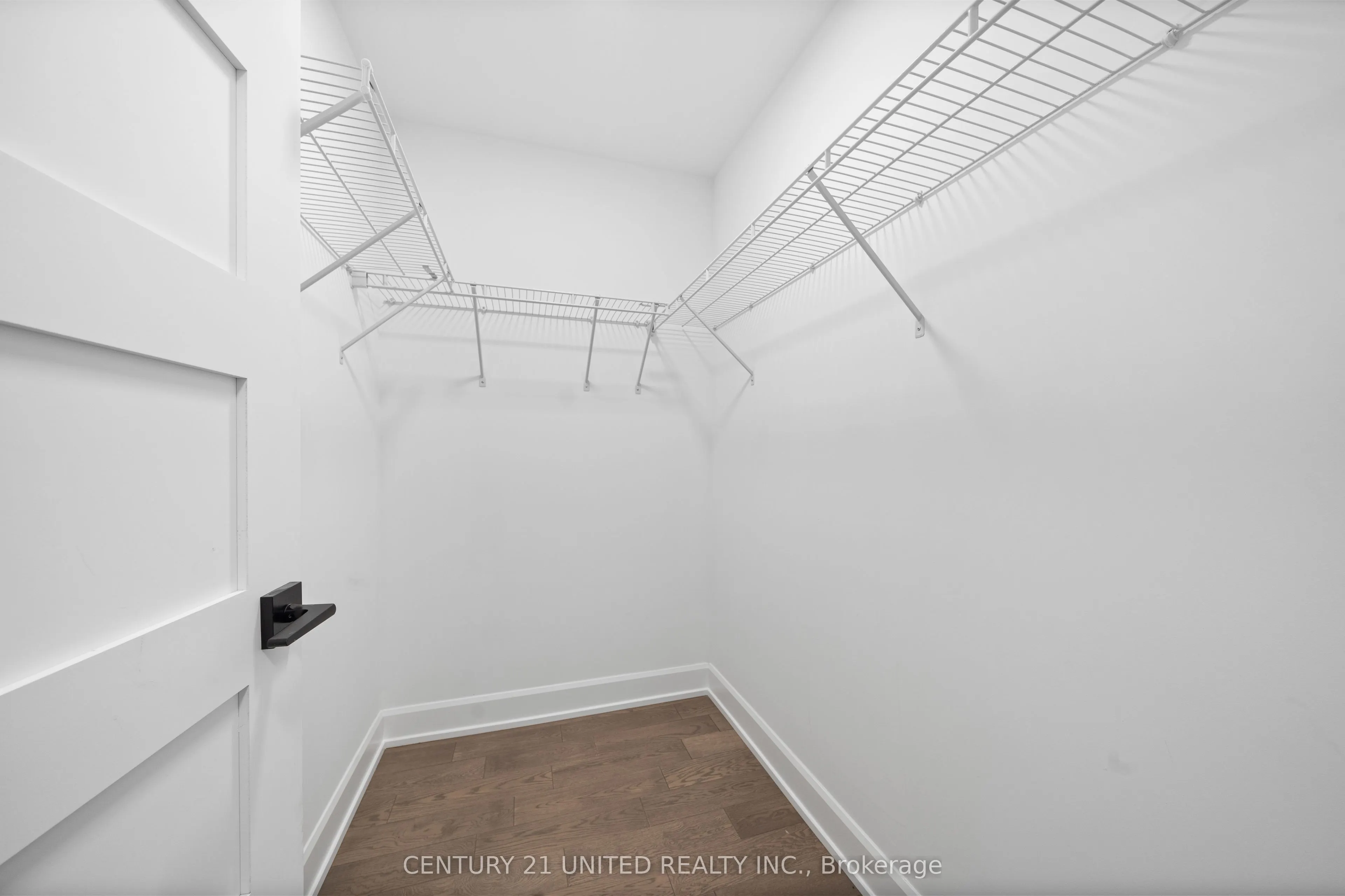 195 Hunter Street E, #605