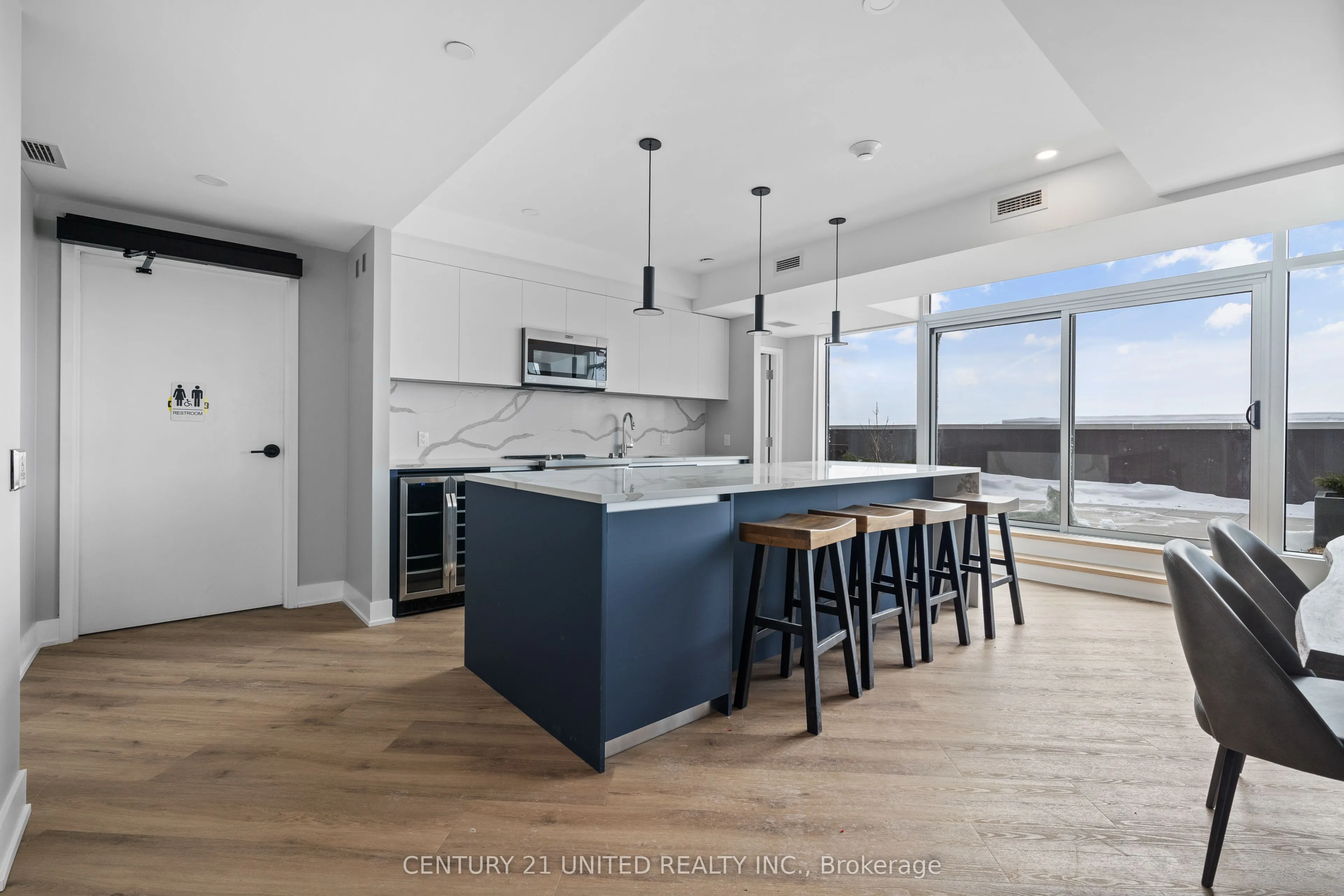 195 Hunter Street E, #605