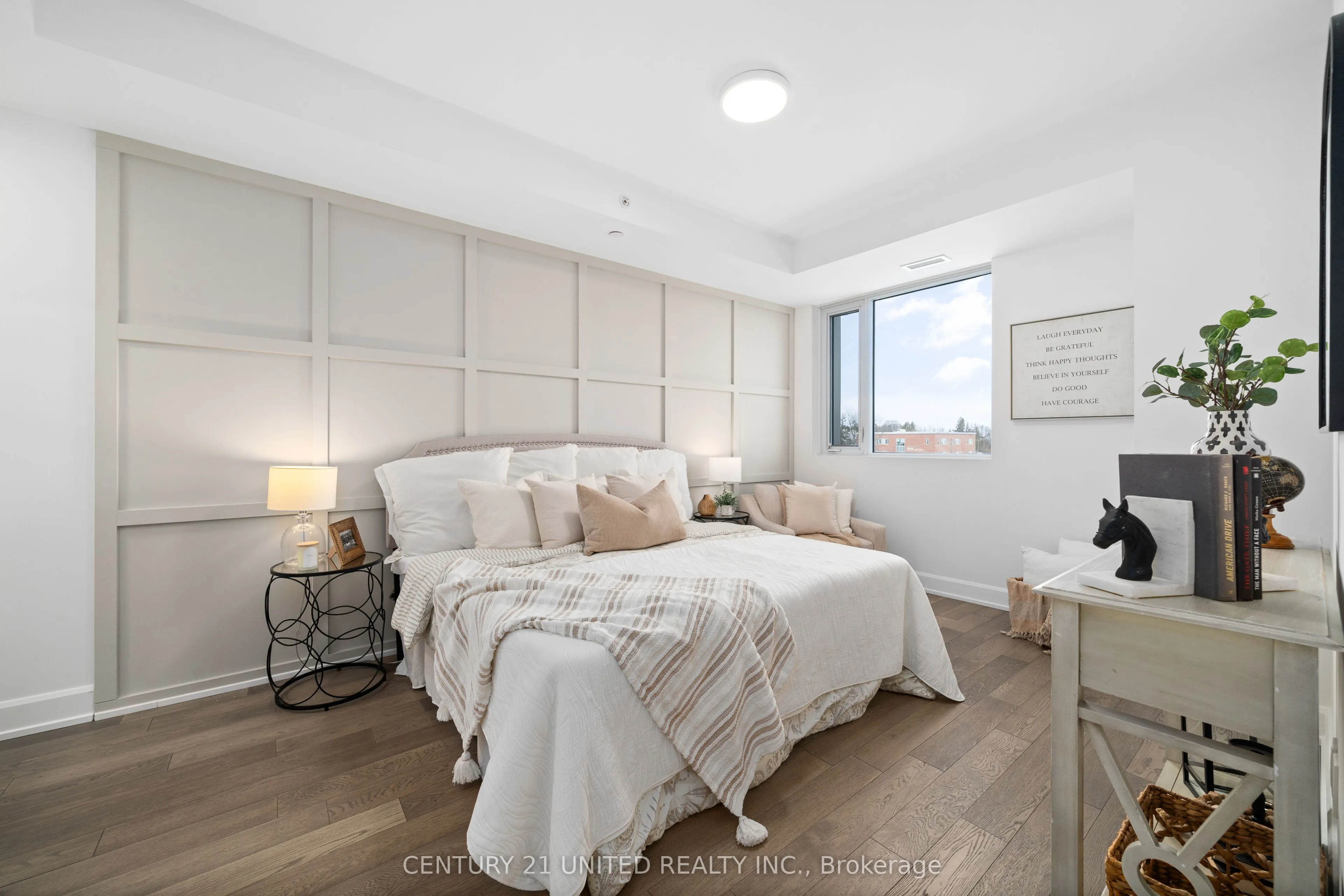 195 Hunter Street E, #605