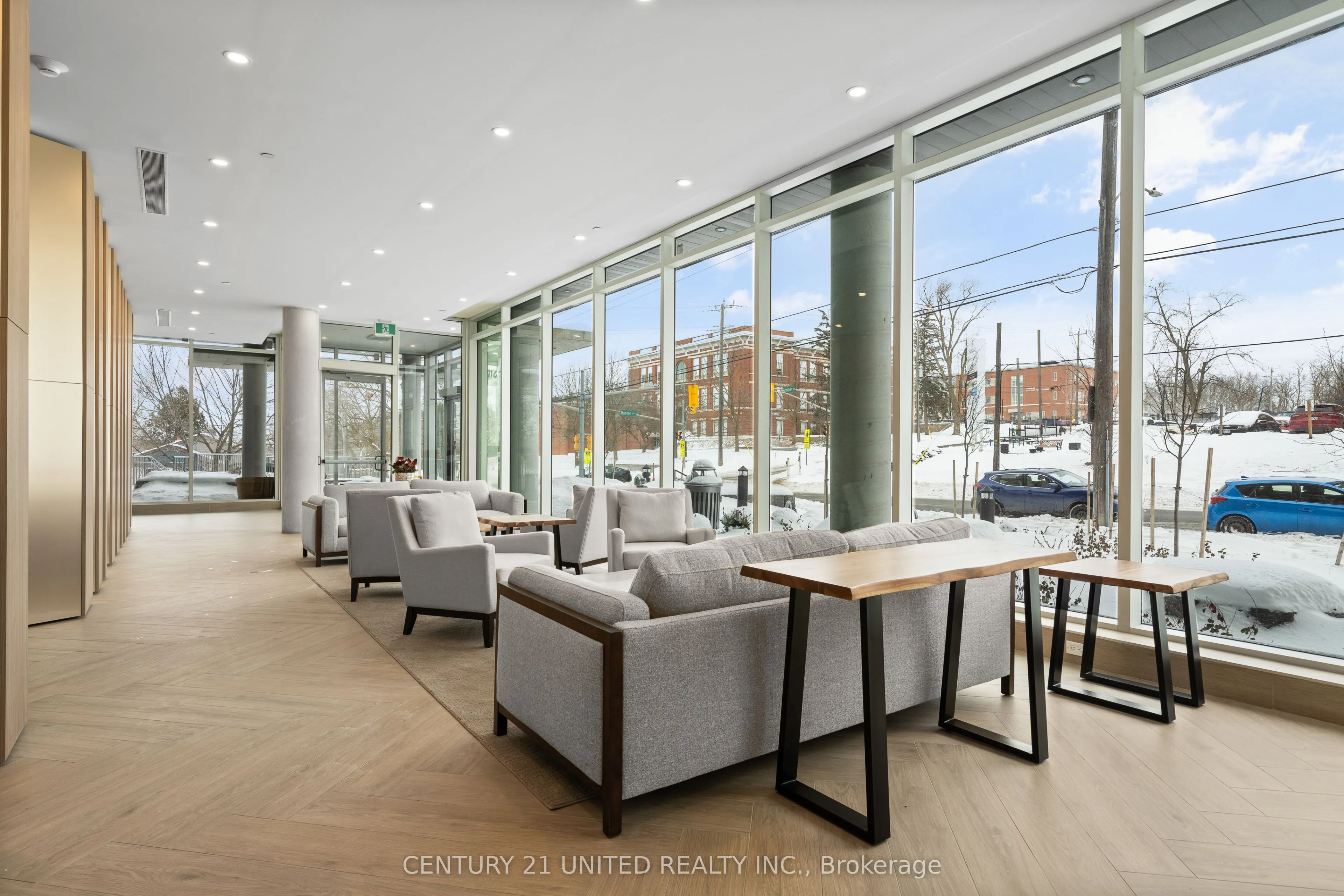 195 Hunter Street E, #605