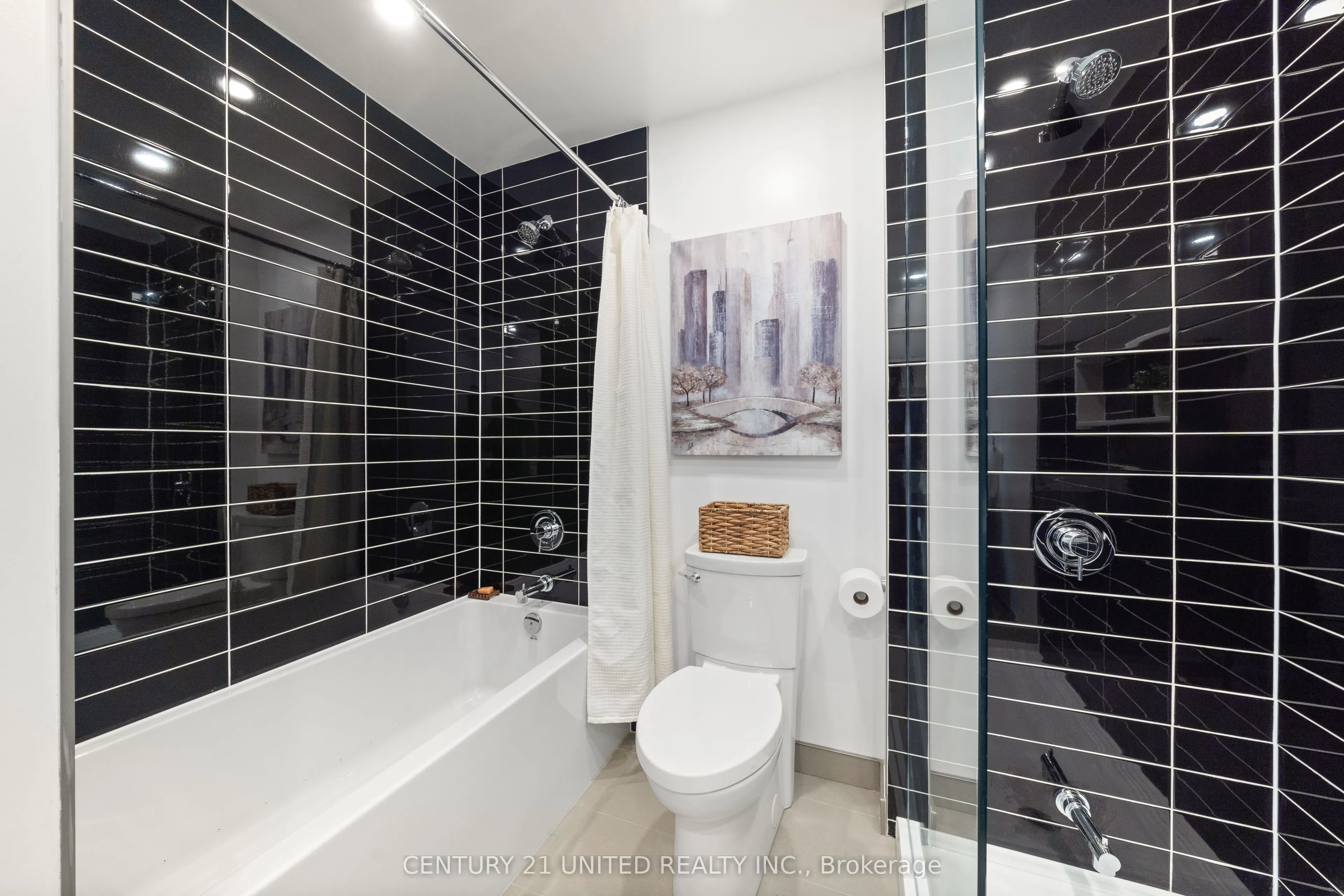 195 Hunter Street E, #605