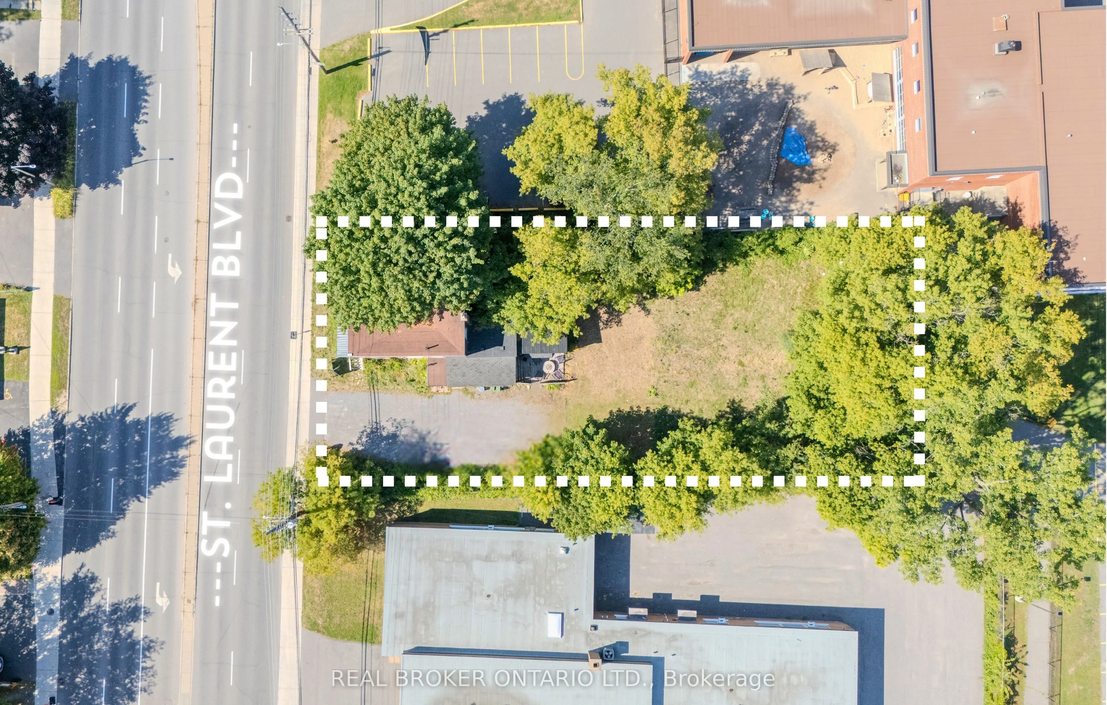 713 St Laurent Boulevard