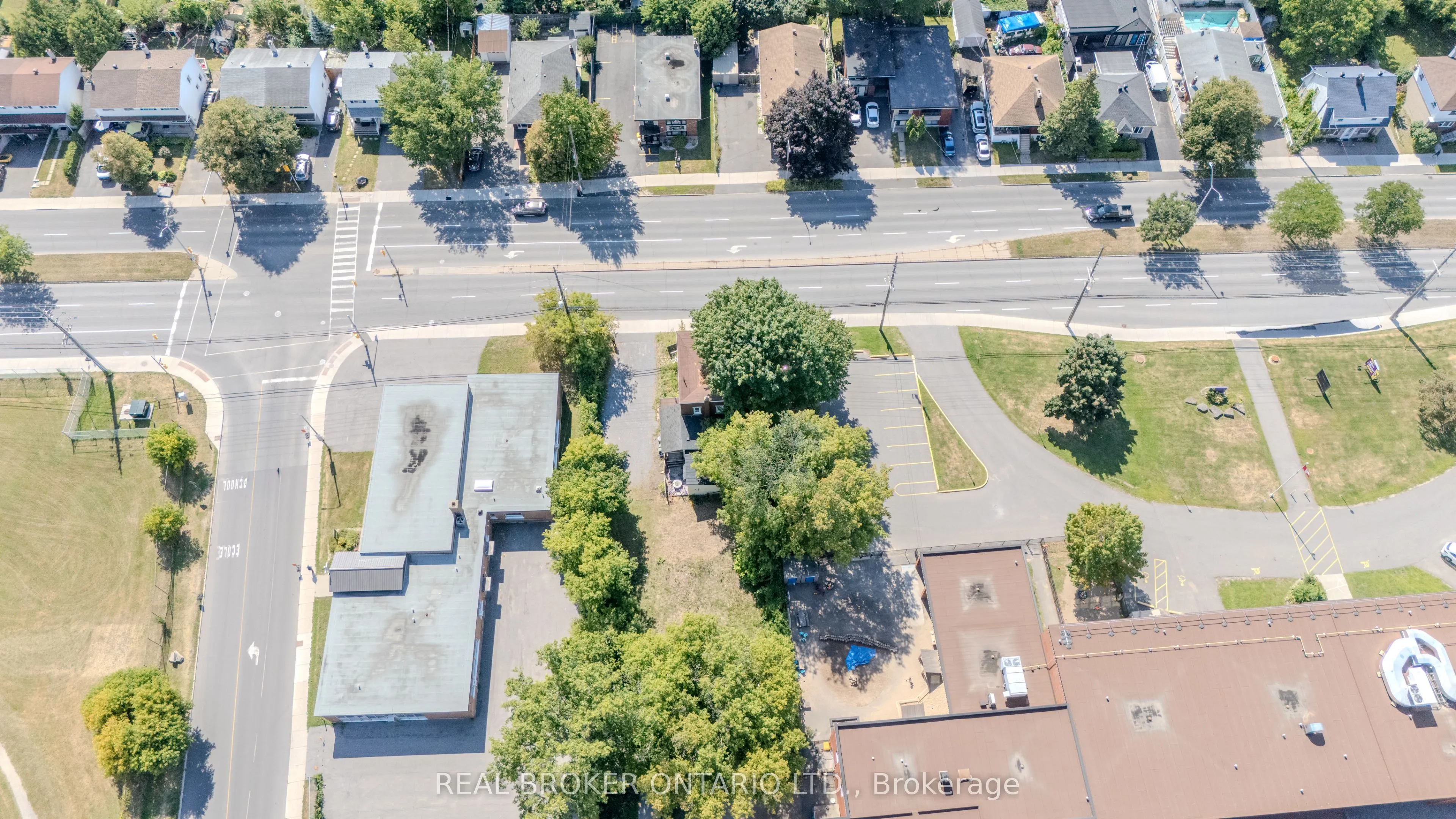 713 St Laurent Boulevard