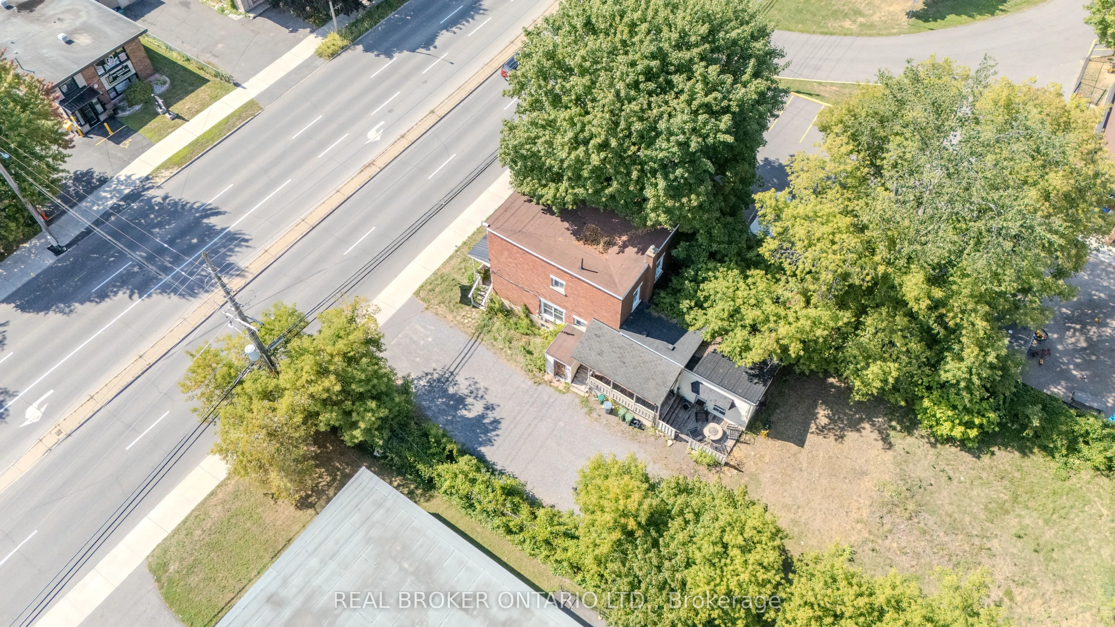 713 St Laurent Boulevard