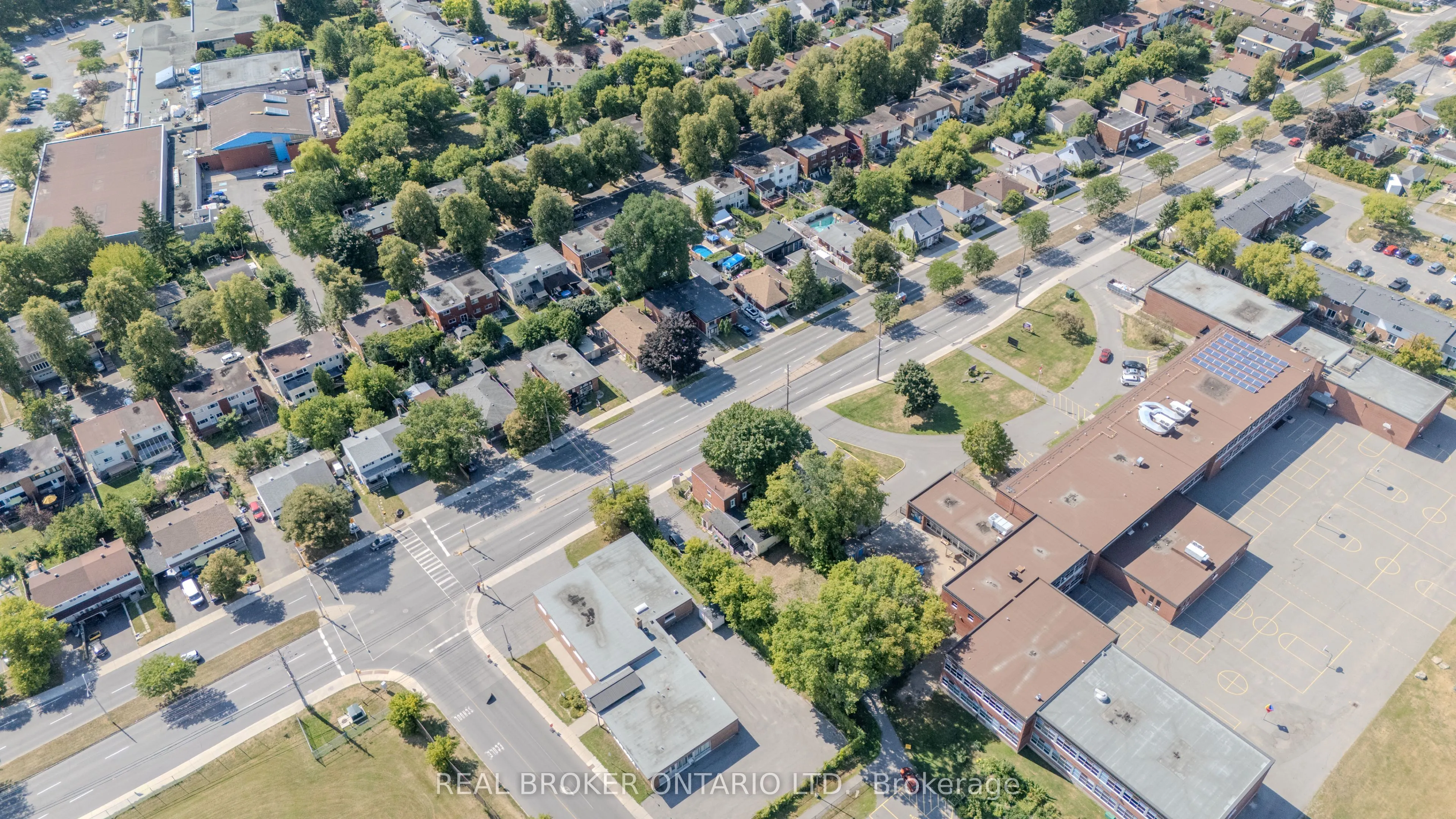 713 St Laurent Boulevard