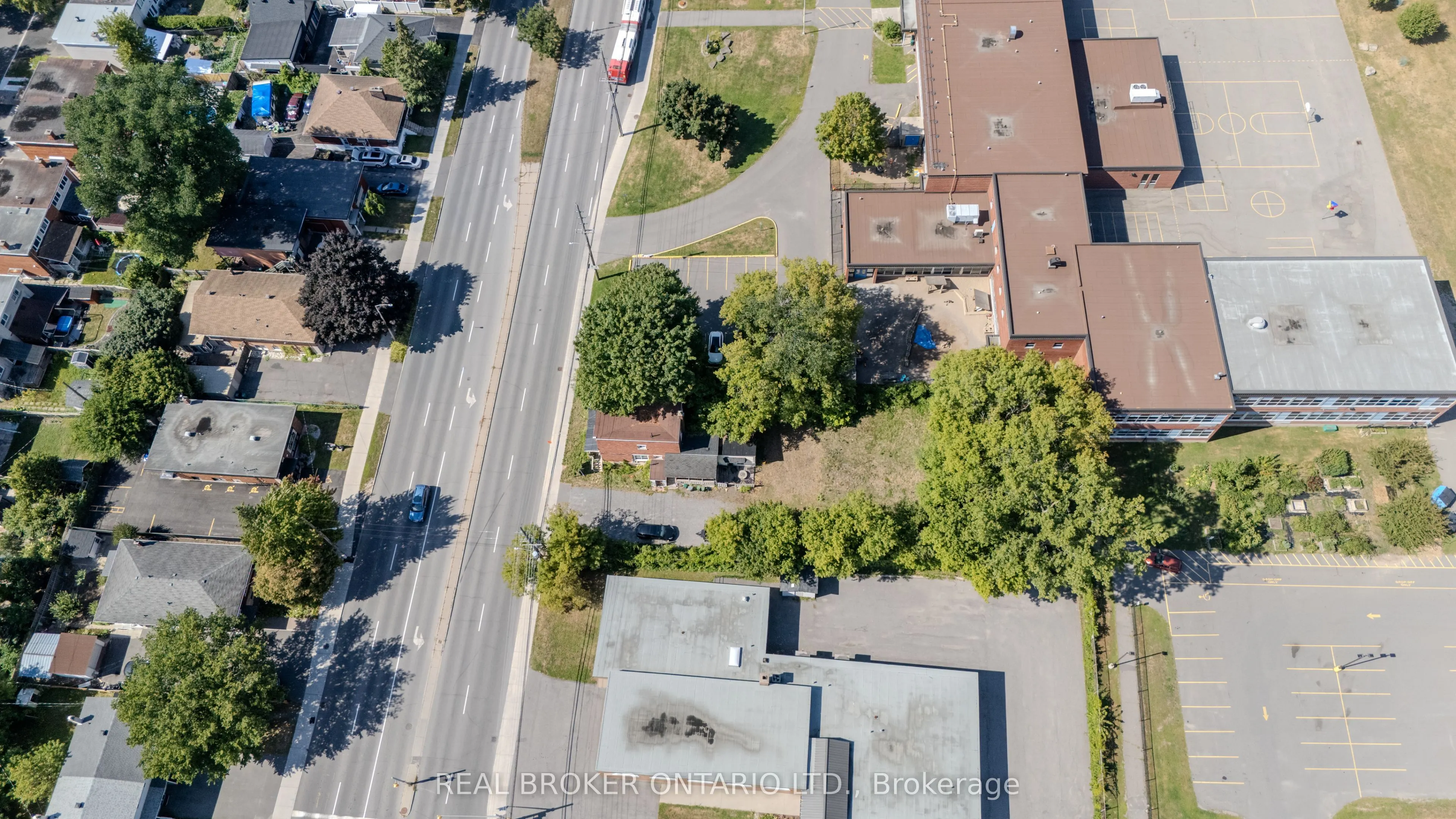 713 St Laurent Boulevard