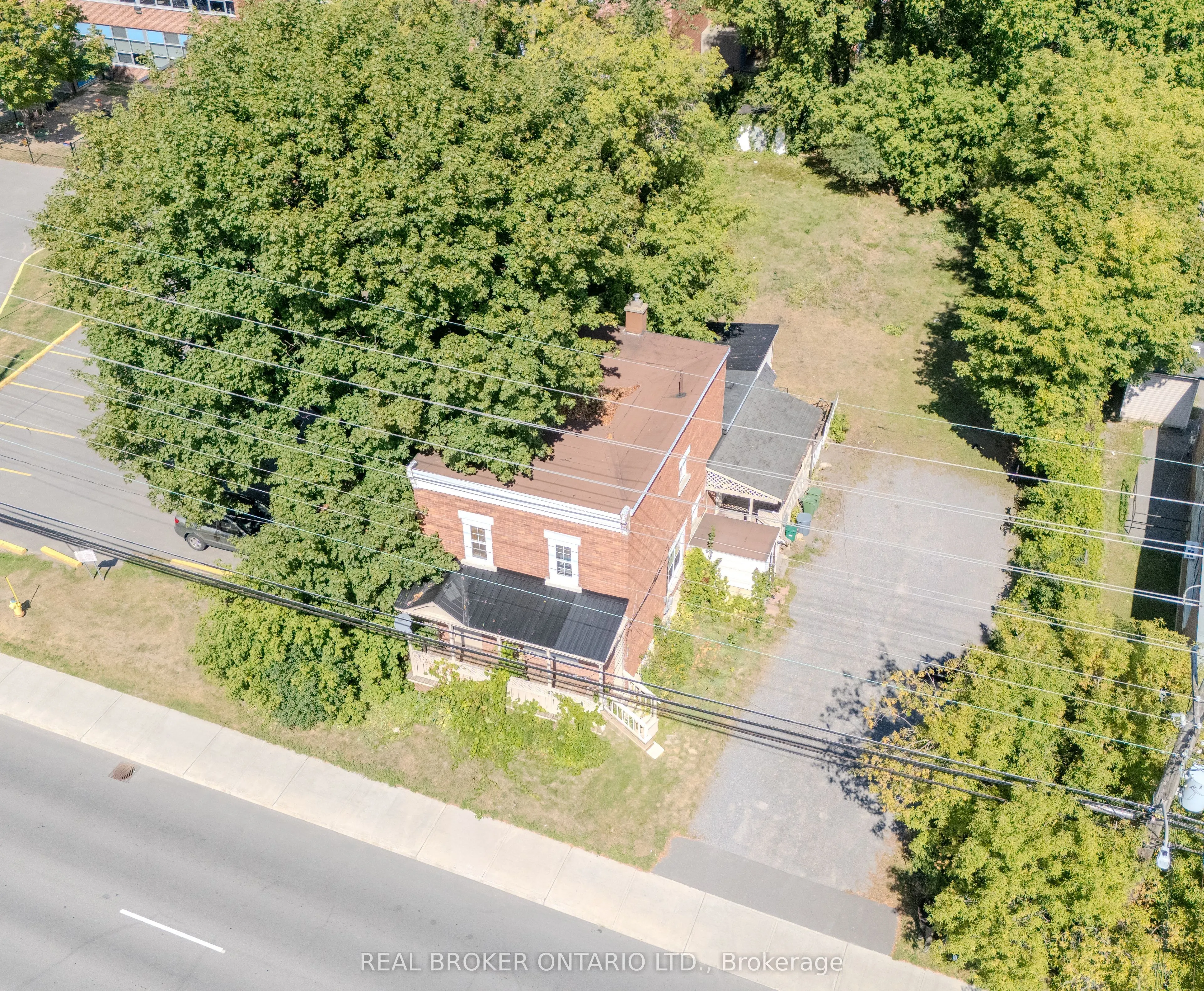 713 St Laurent Boulevard
