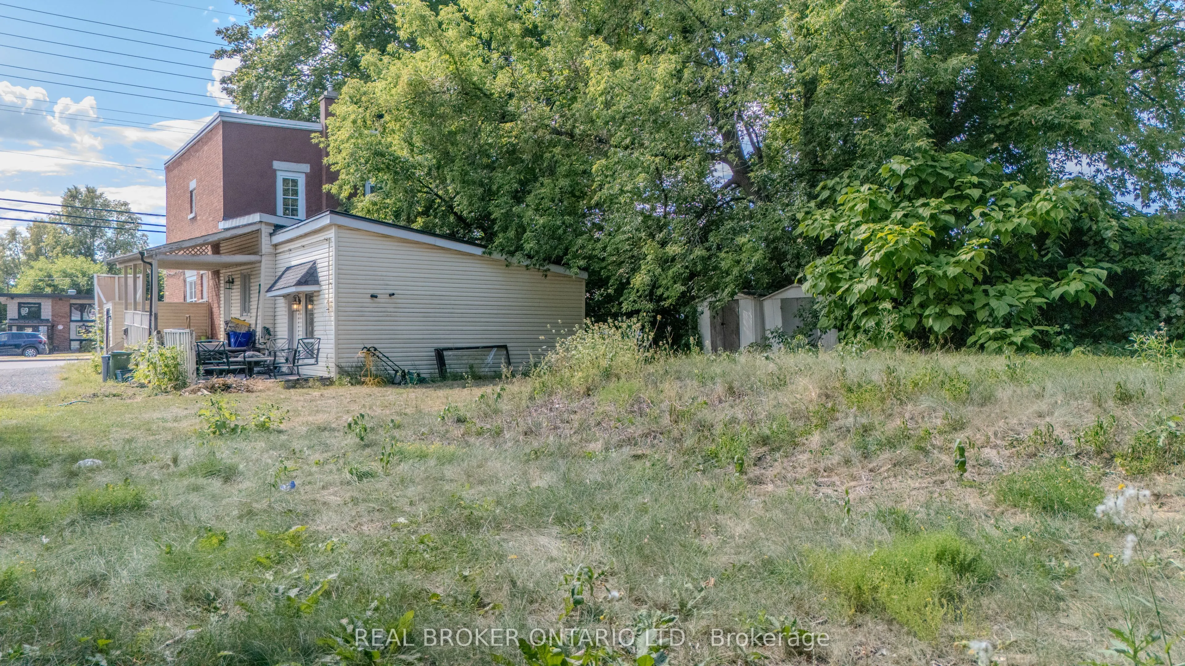 713 St Laurent Boulevard