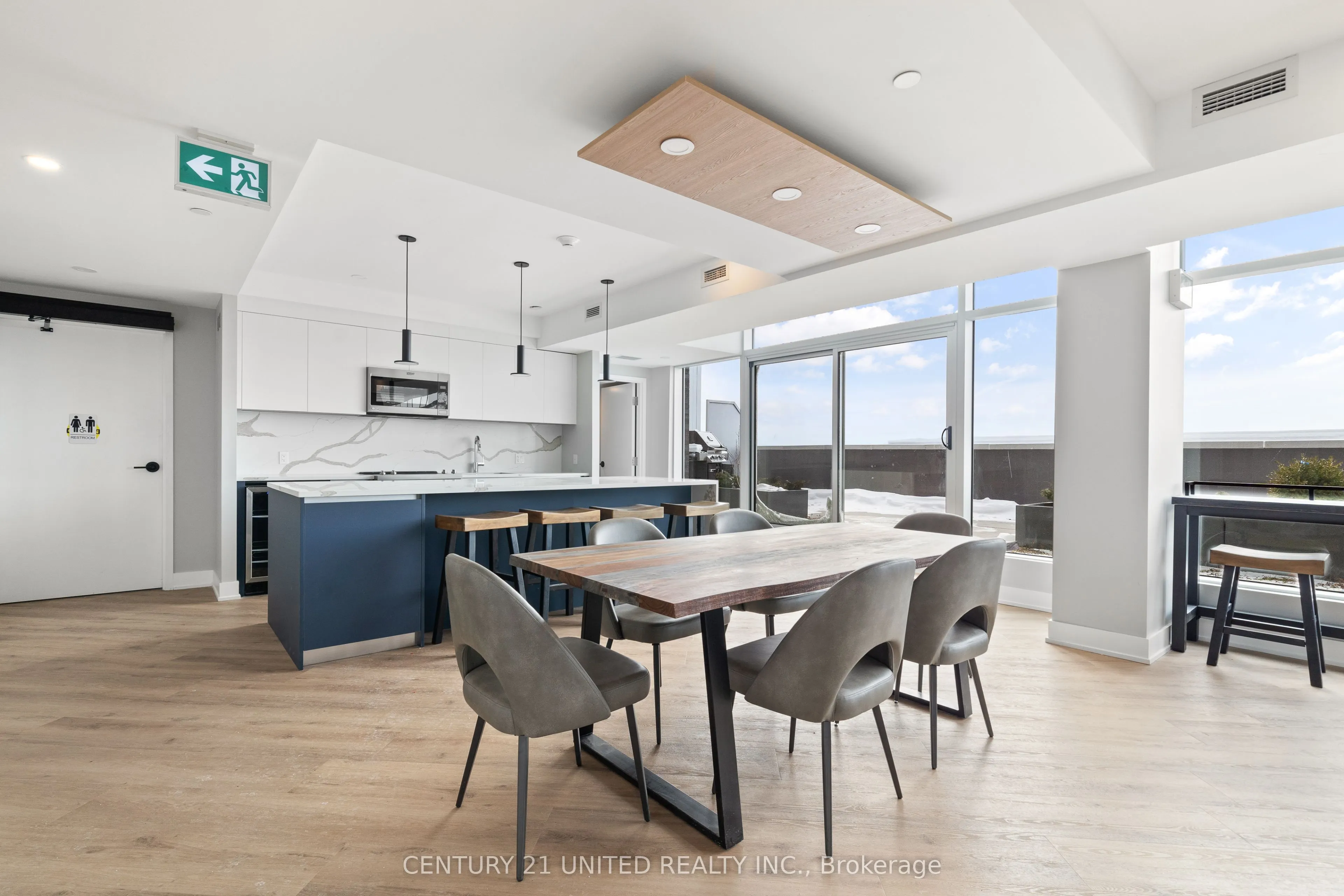 195 Hunter Street E, #605