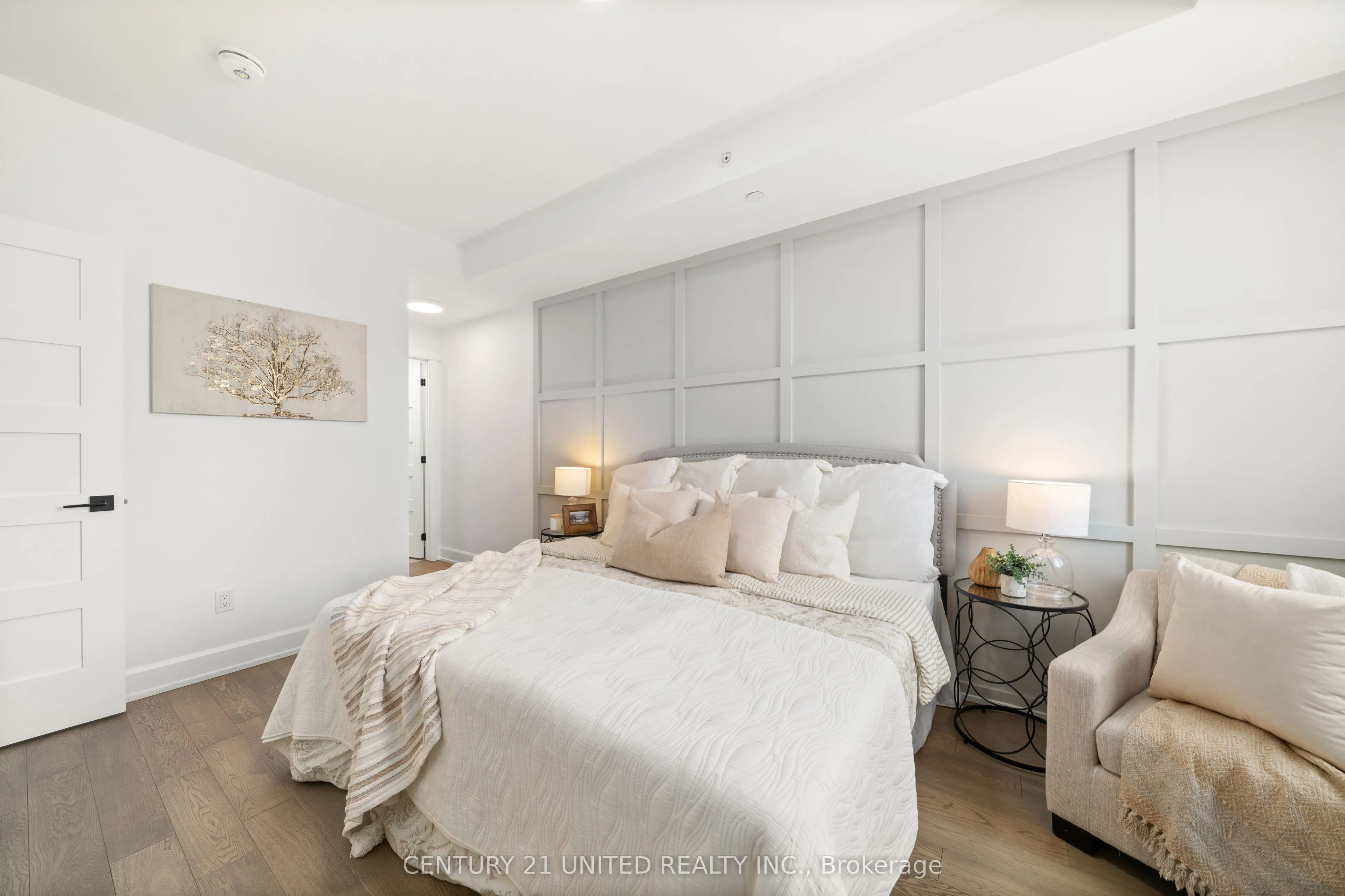 195 Hunter Street E, #605