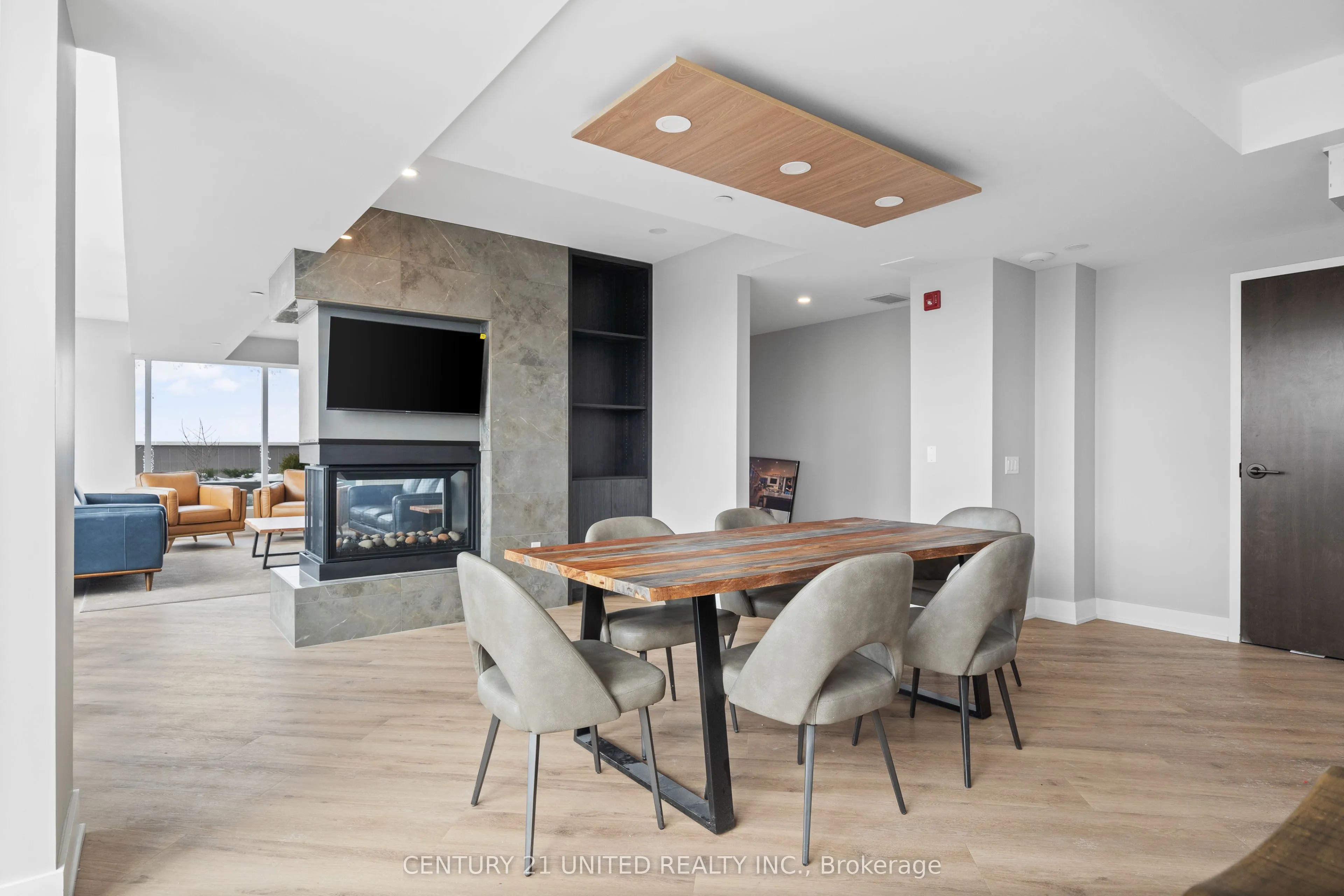 195 Hunter Street E, #605