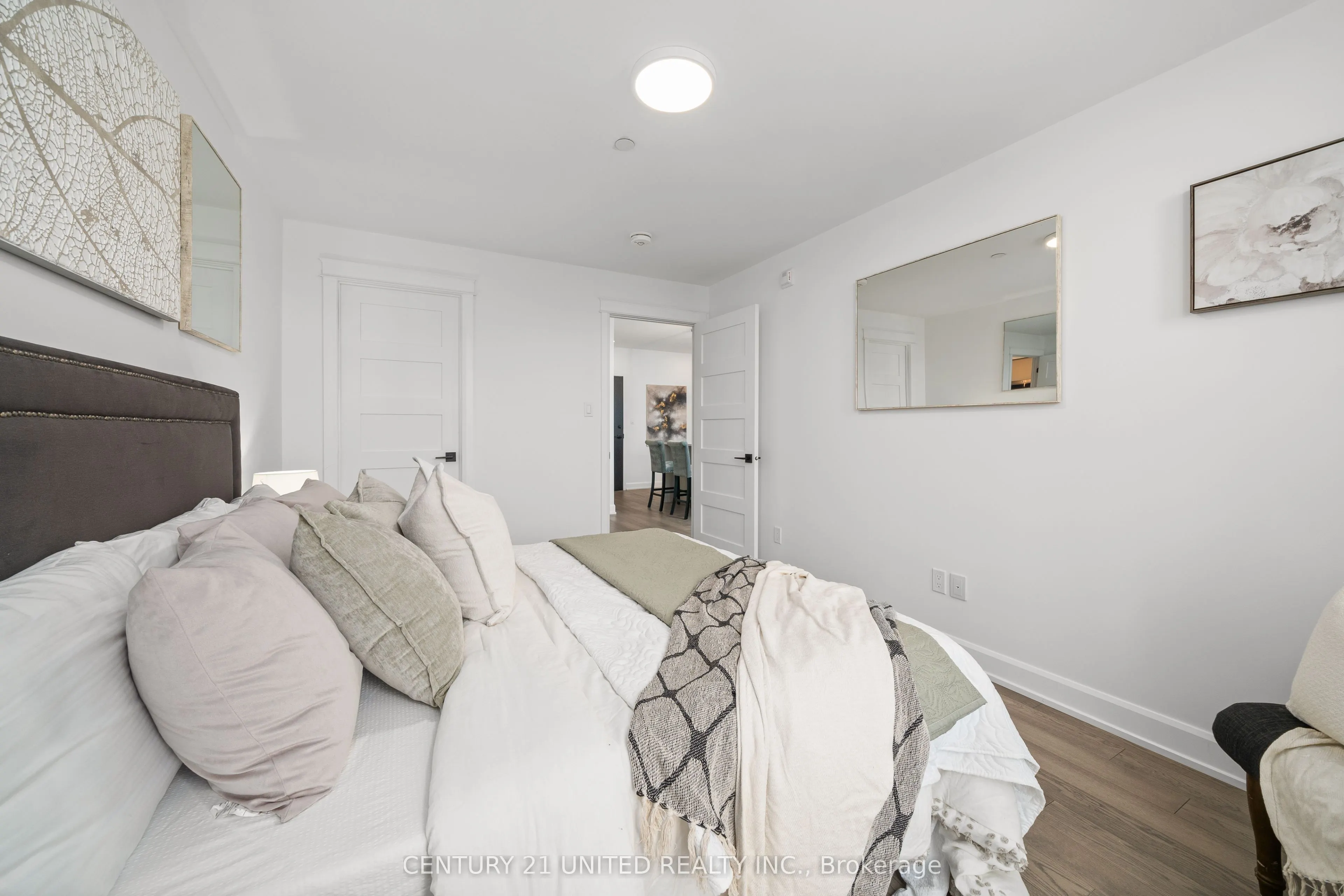 195 Hunter Street E, #605