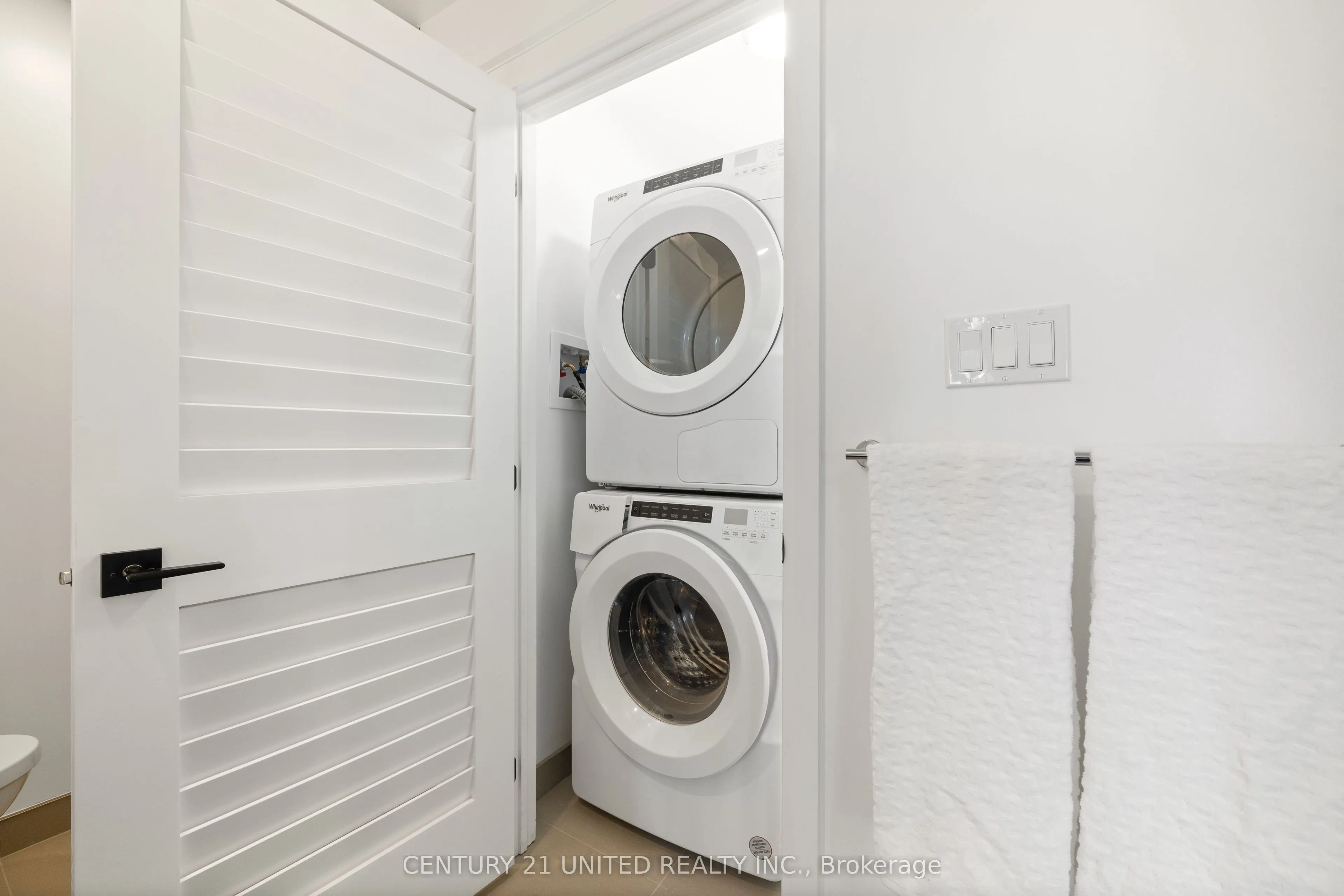 195 Hunter Street E, #605