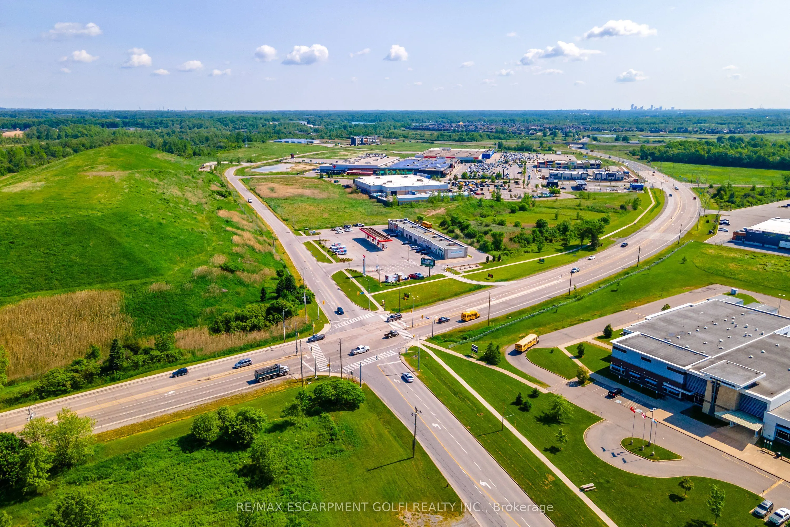 652 River Road