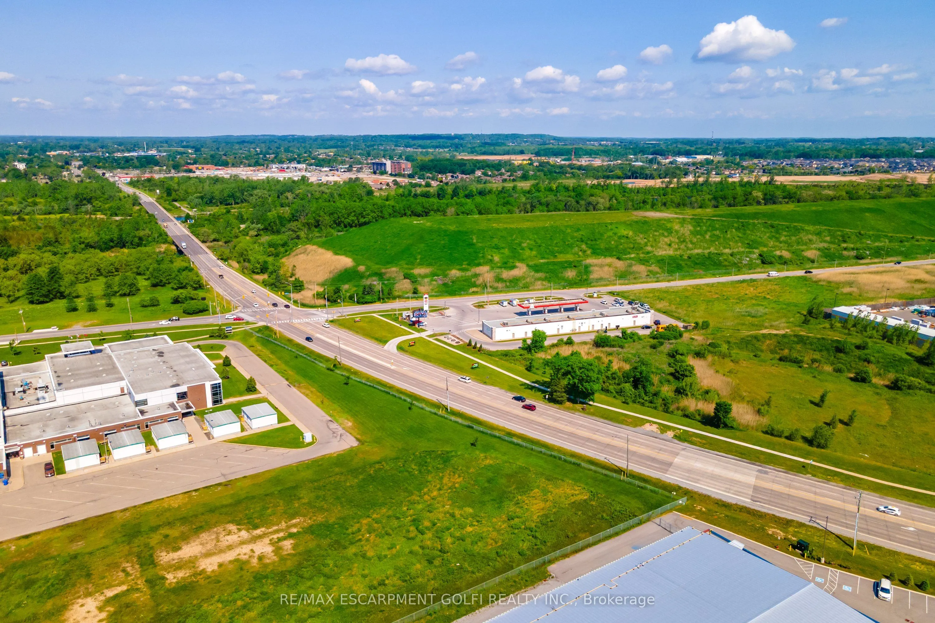 652 River Road